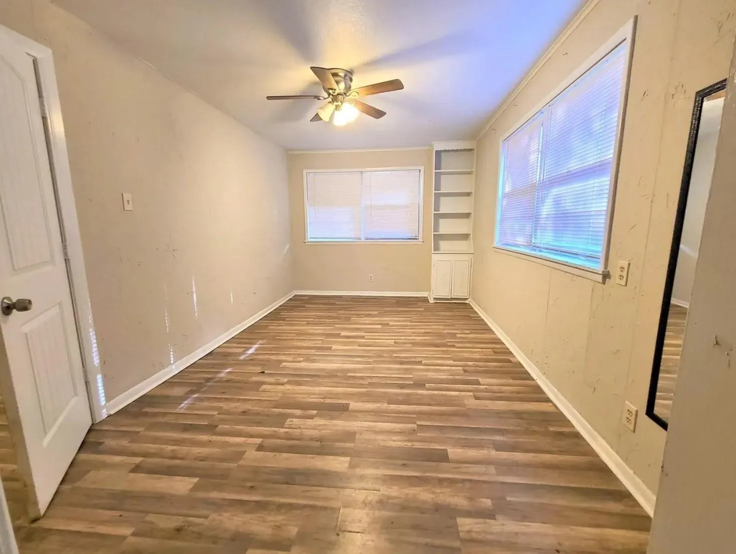 Single Family Residence For Rent in Hunt County , 4504 Stonewall Street, Greenville, Texas 75401, 3 Bedroom, 2 Bathroom, Garage spaces, 1,550 Sqft, built in 1980, mls#21344189, Real Estate Agent in Greenville, Homes For Rent in Hunt county, Homes For Rent in Greenville, Realtor in Greenville Texas, Real Estate Brokerage Independent Realty Texas, Luminita Cordes Realtor