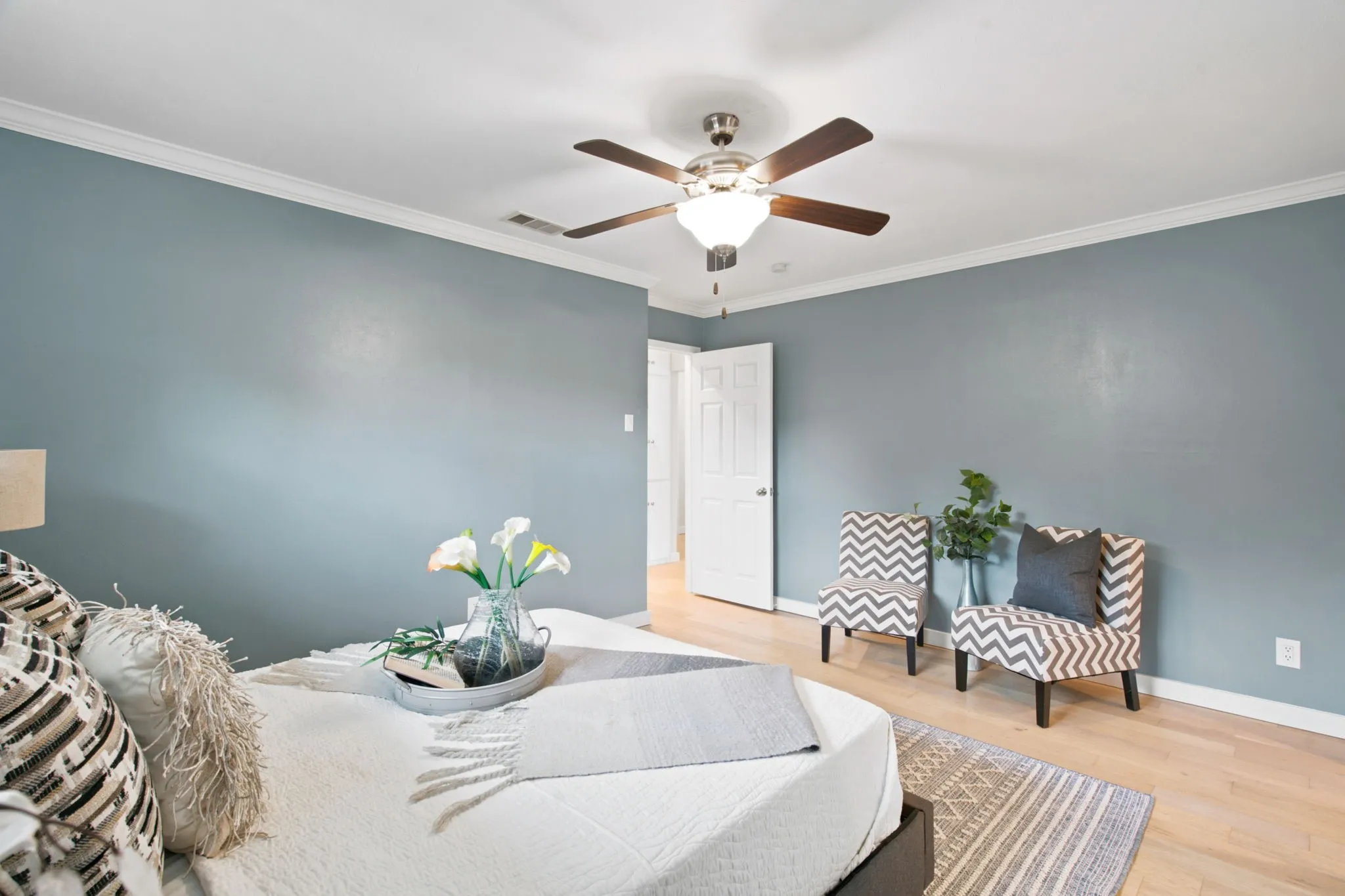 Single Family Residence For Sale in Dallas County , 1210 Weathered Street, Irving, Texas 75062, 3 Bedroom, 2 Bathroom, 2 Garage spaces, 1,745 Sqft, built in 1964, mls#21337745, Real Estate Agent in Irving, Homes For Sale in Dallas county, Homes For Sale in Irving, Realtor in Irving Texas, Real Estate Brokerage Independent Realty Texas, Luminita Cordes Realtor