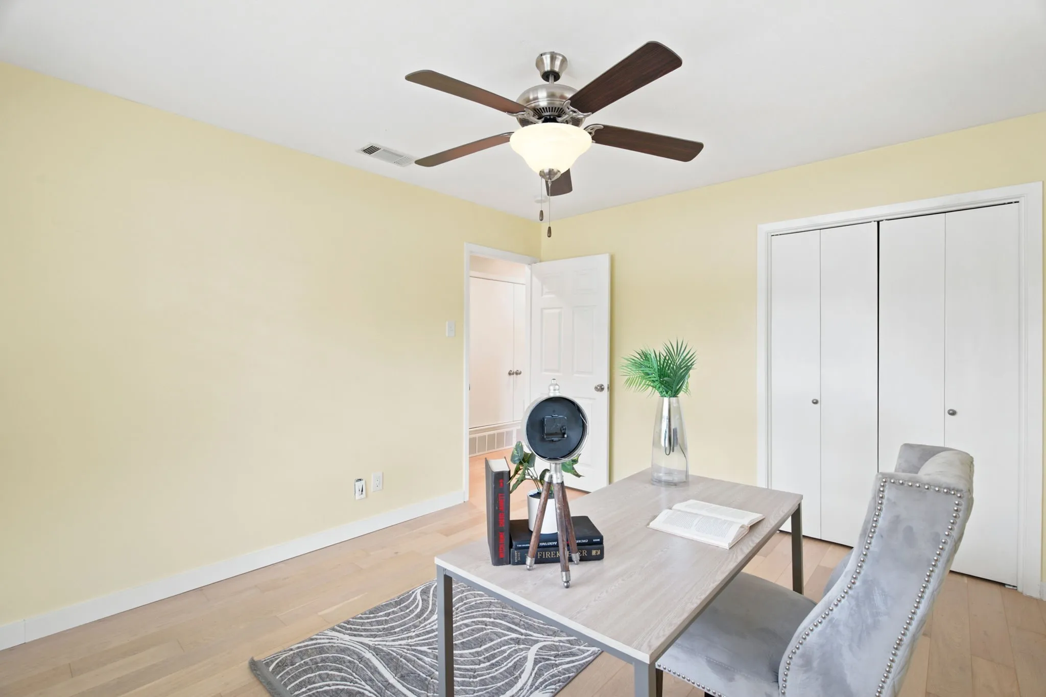 Single Family Residence For Sale in Dallas County , 1210 Weathered Street, Irving, Texas 75062, 3 Bedroom, 2 Bathroom, 2 Garage spaces, 1,745 Sqft, built in 1964, mls#21337745, Real Estate Agent in Irving, Homes For Sale in Dallas county, Homes For Sale in Irving, Realtor in Irving Texas, Real Estate Brokerage Independent Realty Texas, Luminita Cordes Realtor