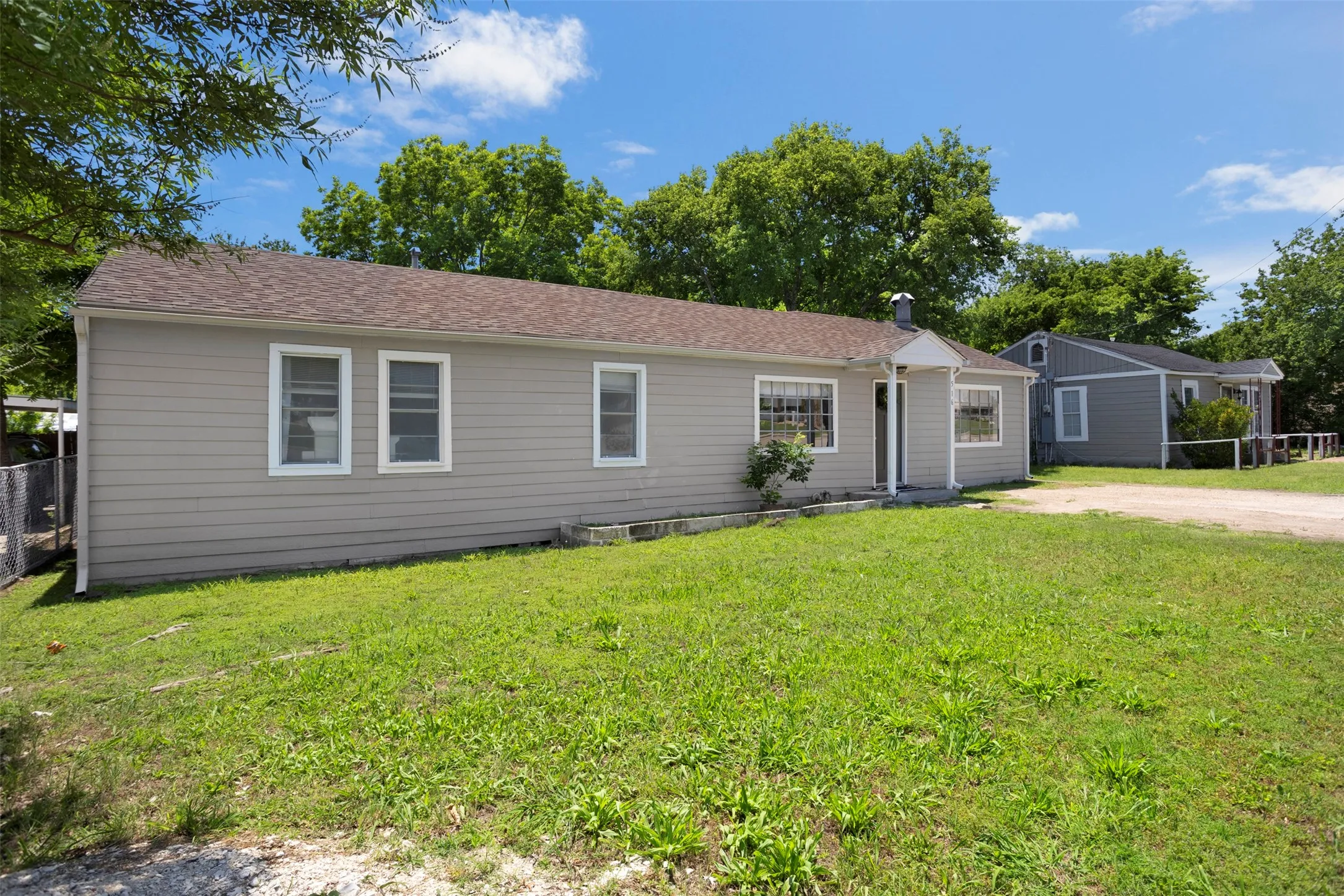 Single Family Residence For Rent in Dallas County , 516 E Wintergreen Road, De Soto, Texas 75115, 4 Bedroom, 1 Bathroom, Garage spaces, 1,738 Sqft, built in 1955, mls#21344195, Real Estate Agent in De Soto, Homes For Rent in Dallas county, Homes For Rent in De Soto, Realtor in De Soto Texas, Real Estate Brokerage Independent Realty Texas, Luminita Cordes Realtor