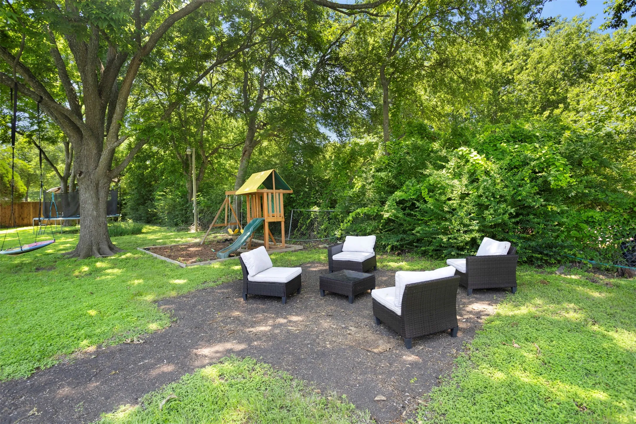Single Family Residence For Rent in Dallas County , 516 E Wintergreen Road, De Soto, Texas 75115, 4 Bedroom, 1 Bathroom, Garage spaces, 1,738 Sqft, built in 1955, mls#21344195, Real Estate Agent in De Soto, Homes For Rent in Dallas county, Homes For Rent in De Soto, Realtor in De Soto Texas, Real Estate Brokerage Independent Realty Texas, Luminita Cordes Realtor