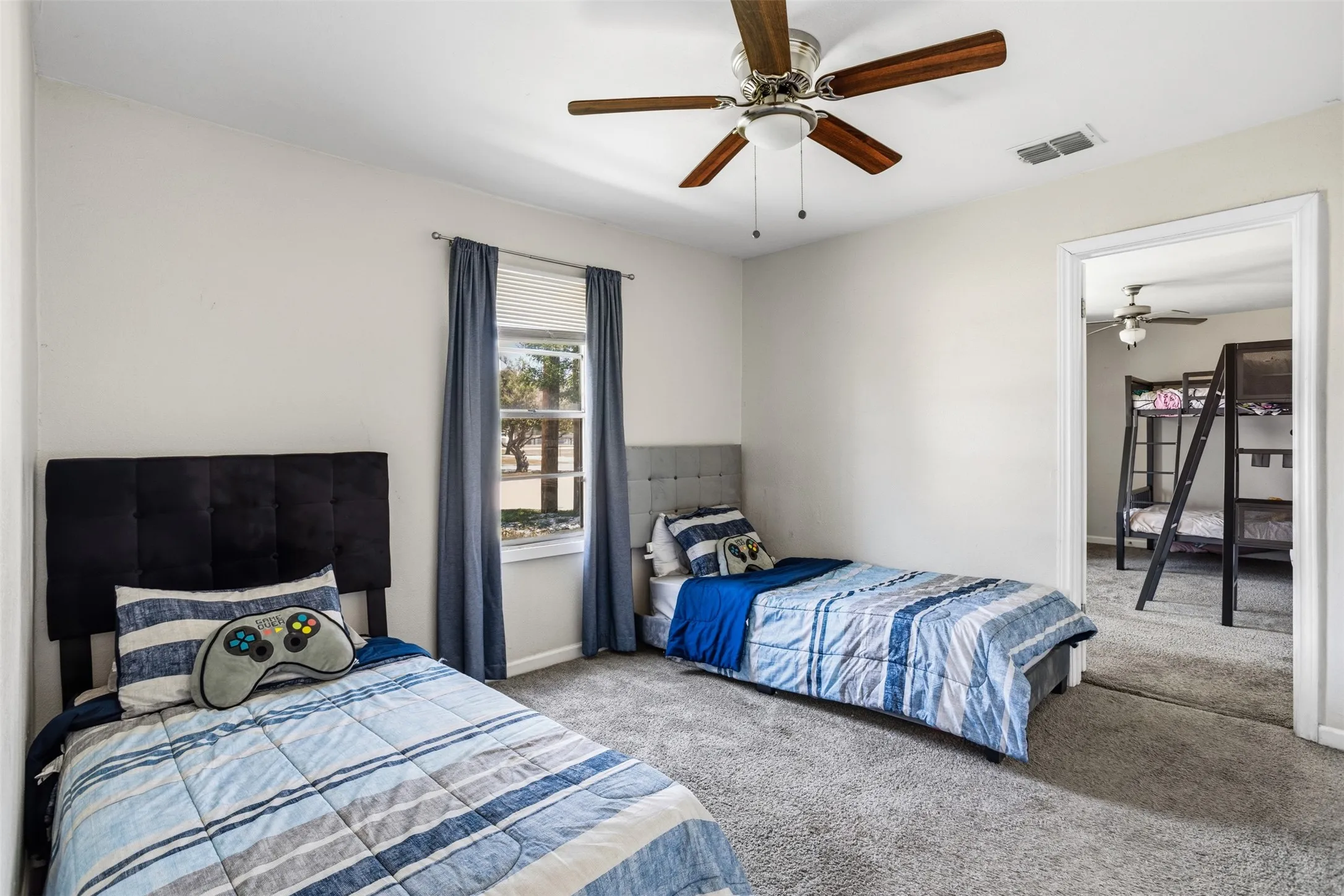 Single Family Residence For Rent in Dallas County , 516 E Wintergreen Road, De Soto, Texas 75115, 4 Bedroom, 1 Bathroom, Garage spaces, 1,738 Sqft, built in 1955, mls#21344195, Real Estate Agent in De Soto, Homes For Rent in Dallas county, Homes For Rent in De Soto, Realtor in De Soto Texas, Real Estate Brokerage Independent Realty Texas, Luminita Cordes Realtor
