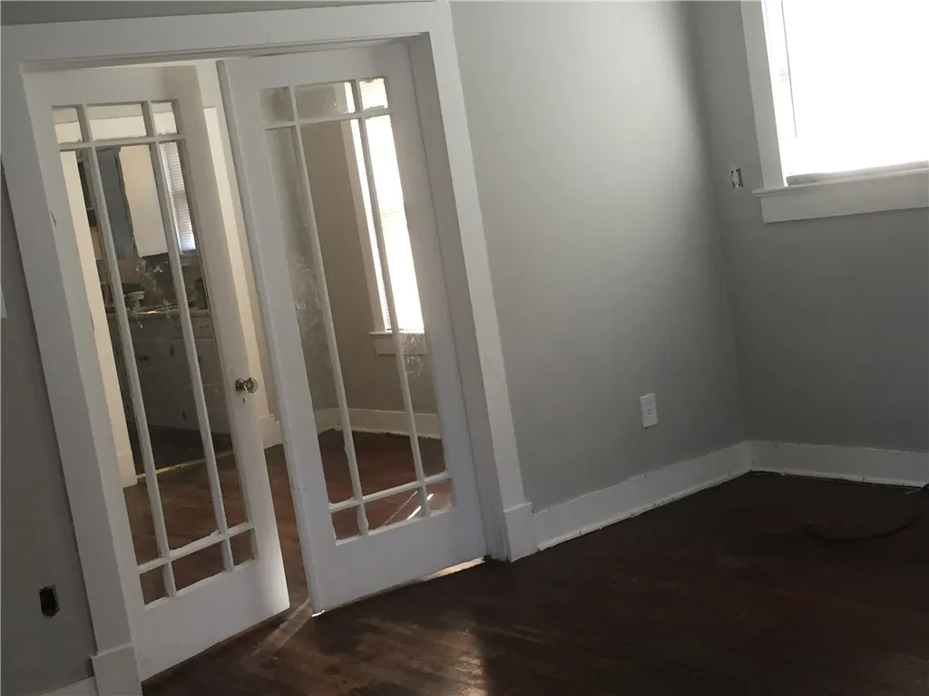 Single Family Residence For Rent in Dallas County , 442 W Suffolk Avenue, Dallas, Texas 75208, 2 Bedroom, 1 Bathroom, Garage spaces, 1,100 Sqft, built in 1929, mls#21344200, Real Estate Agent in Dallas, Homes For Rent in Dallas county, Homes For Rent in Dallas, Realtor in Dallas Texas, Real Estate Brokerage Independent Realty Texas, Luminita Cordes Realtor