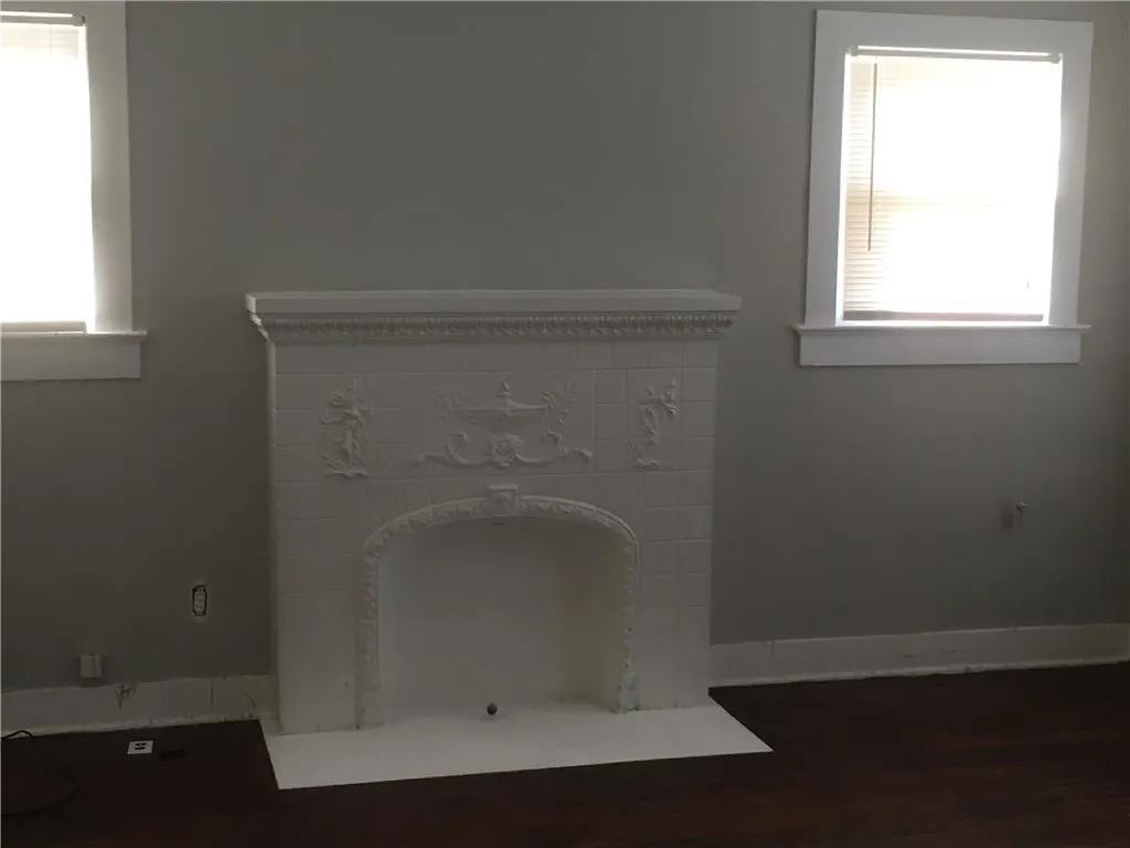 Single Family Residence For Rent in Dallas County , 442 W Suffolk Avenue, Dallas, Texas 75208, 2 Bedroom, 1 Bathroom, Garage spaces, 1,100 Sqft, built in 1929, mls#21344200, Real Estate Agent in Dallas, Homes For Rent in Dallas county, Homes For Rent in Dallas, Realtor in Dallas Texas, Real Estate Brokerage Independent Realty Texas, Luminita Cordes Realtor