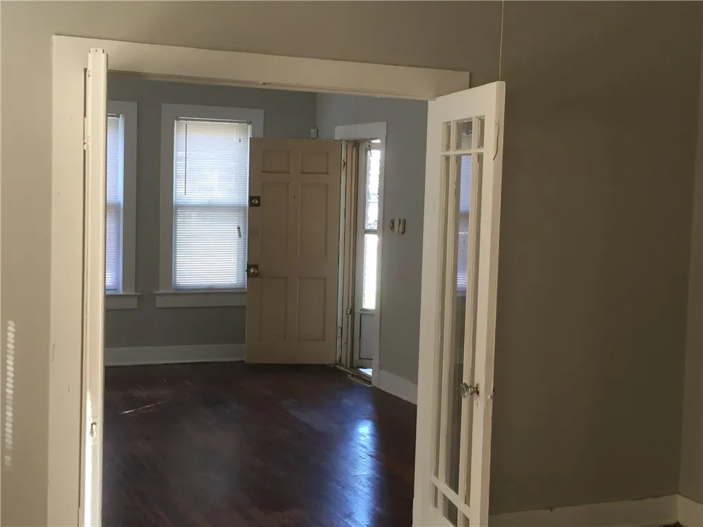Single Family Residence For Rent in Dallas County , 442 W Suffolk Avenue, Dallas, Texas 75208, 2 Bedroom, 1 Bathroom, Garage spaces, 1,100 Sqft, built in 1929, mls#21344200, Real Estate Agent in Dallas, Homes For Rent in Dallas county, Homes For Rent in Dallas, Realtor in Dallas Texas, Real Estate Brokerage Independent Realty Texas, Luminita Cordes Realtor