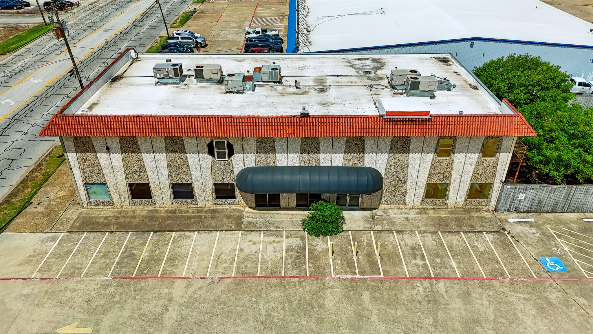 Retail For Sale in Tarrant County , 2811 W Division, Arlington, Texas 76012, 0, 0, Garage spaces, 0 Sqft, built in 1970, Price $1,500,000, mls#21344202, Real Estate Agent in Arlington, Homes For Sale in Tarrant county, Homes For Sale in Arlington, Realtor in Arlington Texas, Real Estate Brokerage Independent Realty Texas, Luminita Cordes Realtor