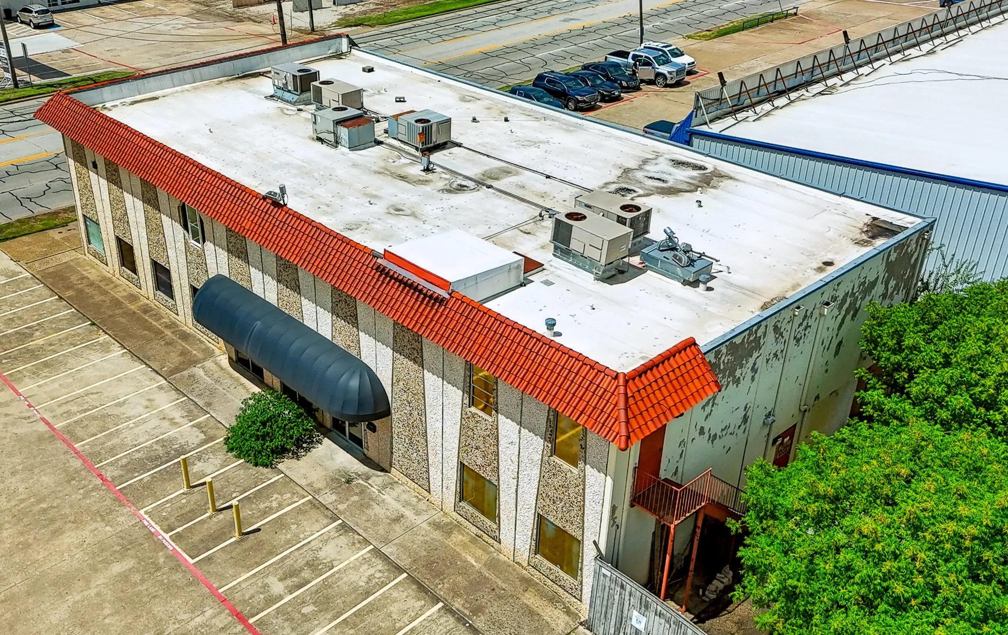 Retail For Sale in Tarrant County , 2811 W Division, Arlington, Texas 76012, 0, 0, Garage spaces, 0 Sqft, built in 1970, Price $1,500,000, mls#21344202, Real Estate Agent in Arlington, Homes For Sale in Tarrant county, Homes For Sale in Arlington, Realtor in Arlington Texas, Real Estate Brokerage Independent Realty Texas, Luminita Cordes Realtor
