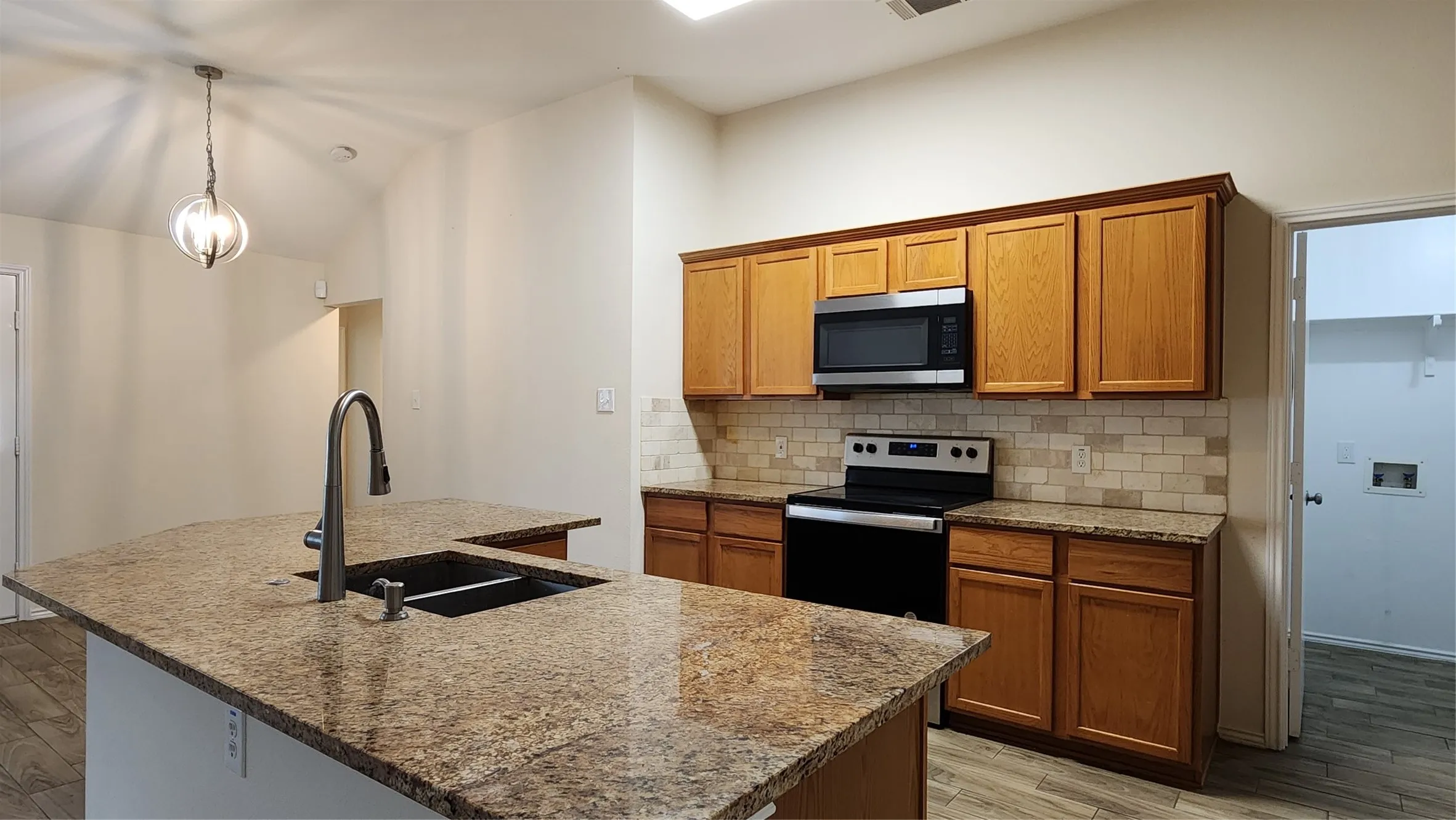 Single Family Residence For Rent in Collin County , 2304 Hayes Street, Mc Kinney, Texas 75071, 4 Bedroom, 2 Bathroom, 2 Garage spaces, 1,787 Sqft, built in 2004, mls#21344198, Real Estate Agent in Mc Kinney, Homes For Rent in Collin county, Homes For Rent in Mc Kinney, Realtor in Mc Kinney Texas, Real Estate Brokerage Independent Realty Texas, Luminita Cordes Realtor