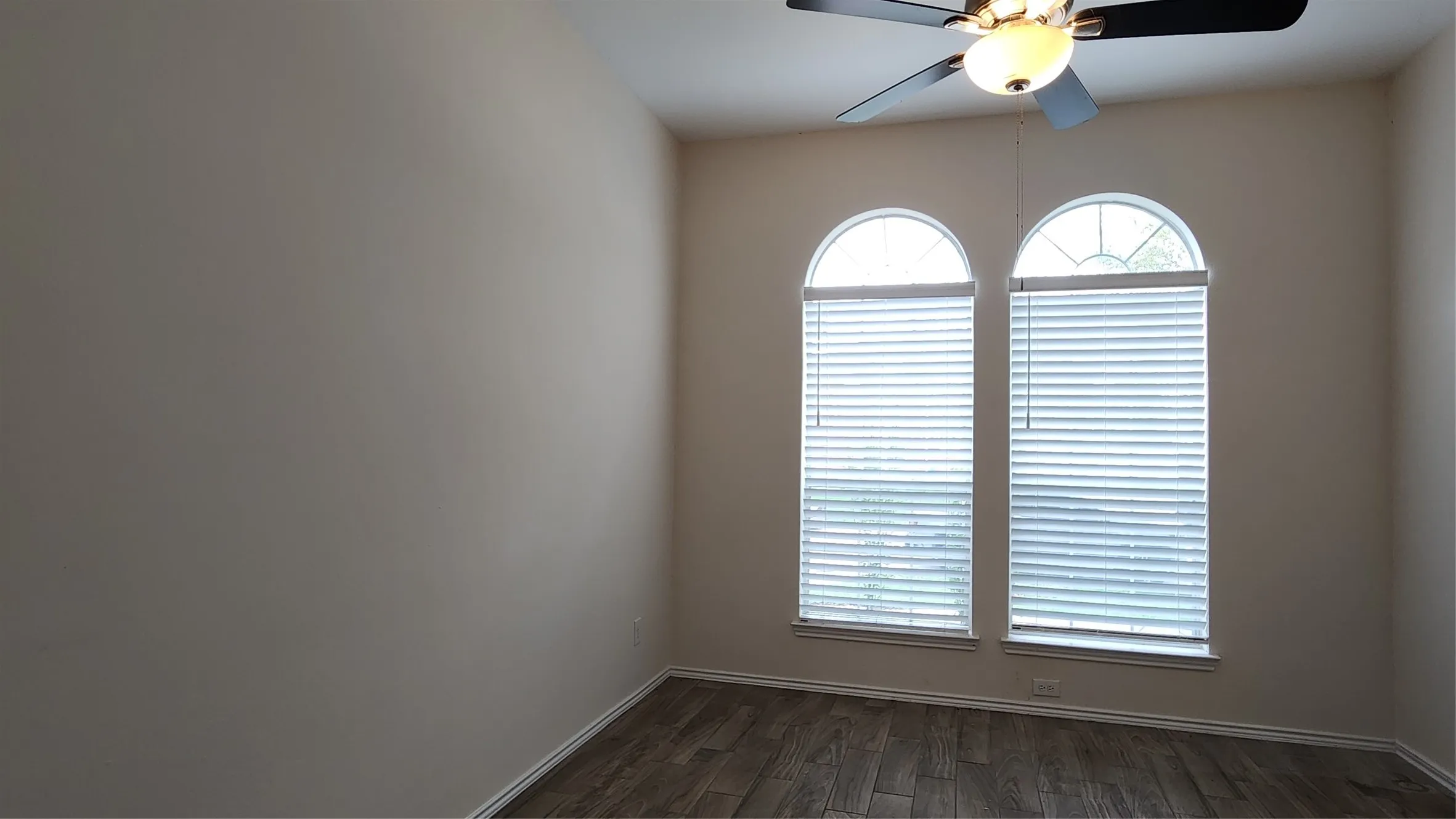 Single Family Residence For Rent in Collin County , 2304 Hayes Street, Mc Kinney, Texas 75071, 4 Bedroom, 2 Bathroom, 2 Garage spaces, 1,787 Sqft, built in 2004, mls#21344198, Real Estate Agent in Mc Kinney, Homes For Rent in Collin county, Homes For Rent in Mc Kinney, Realtor in Mc Kinney Texas, Real Estate Brokerage Independent Realty Texas, Luminita Cordes Realtor