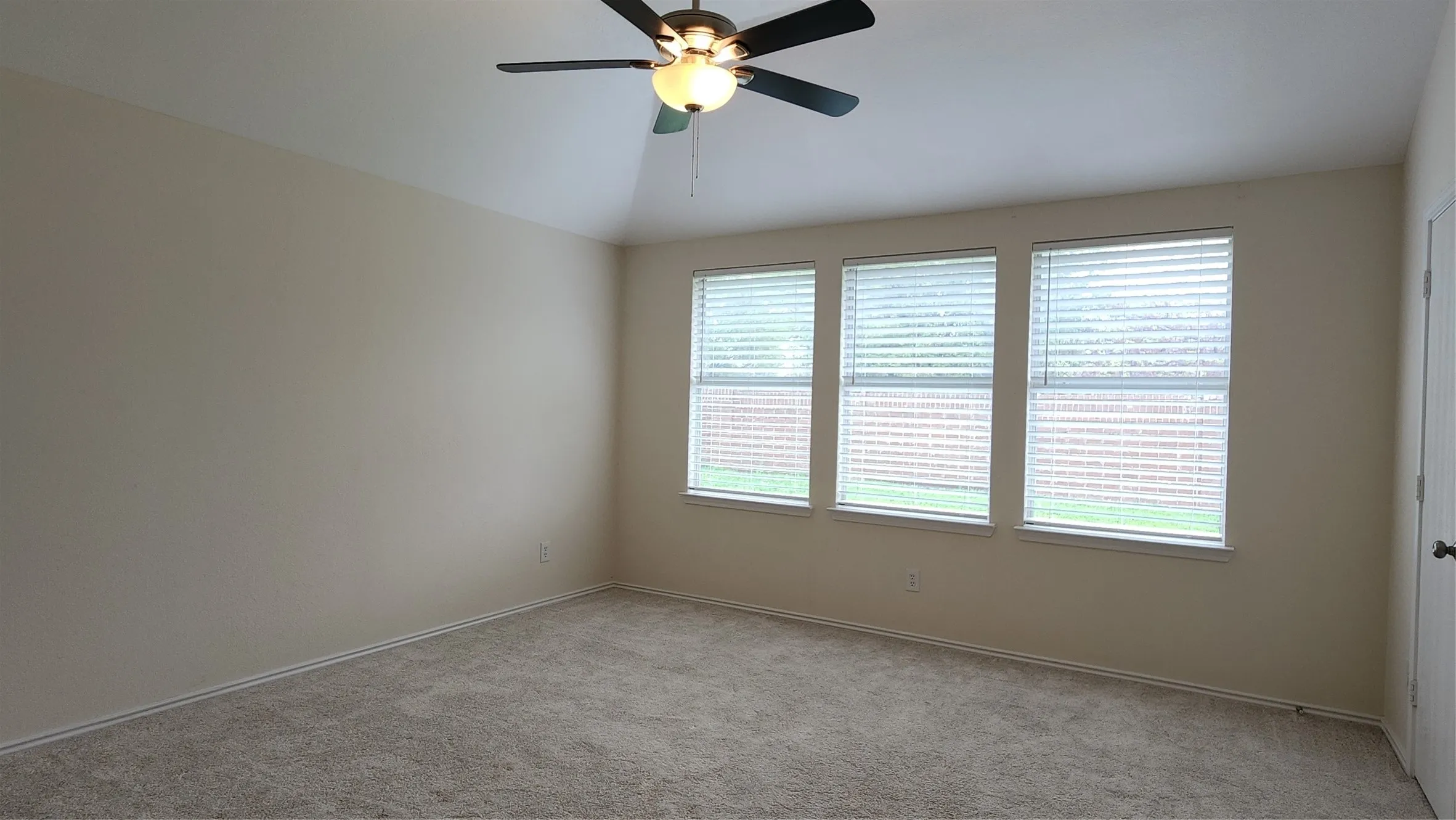 Single Family Residence For Rent in Collin County , 2304 Hayes Street, Mc Kinney, Texas 75071, 4 Bedroom, 2 Bathroom, 2 Garage spaces, 1,787 Sqft, built in 2004, mls#21344198, Real Estate Agent in Mc Kinney, Homes For Rent in Collin county, Homes For Rent in Mc Kinney, Realtor in Mc Kinney Texas, Real Estate Brokerage Independent Realty Texas, Luminita Cordes Realtor