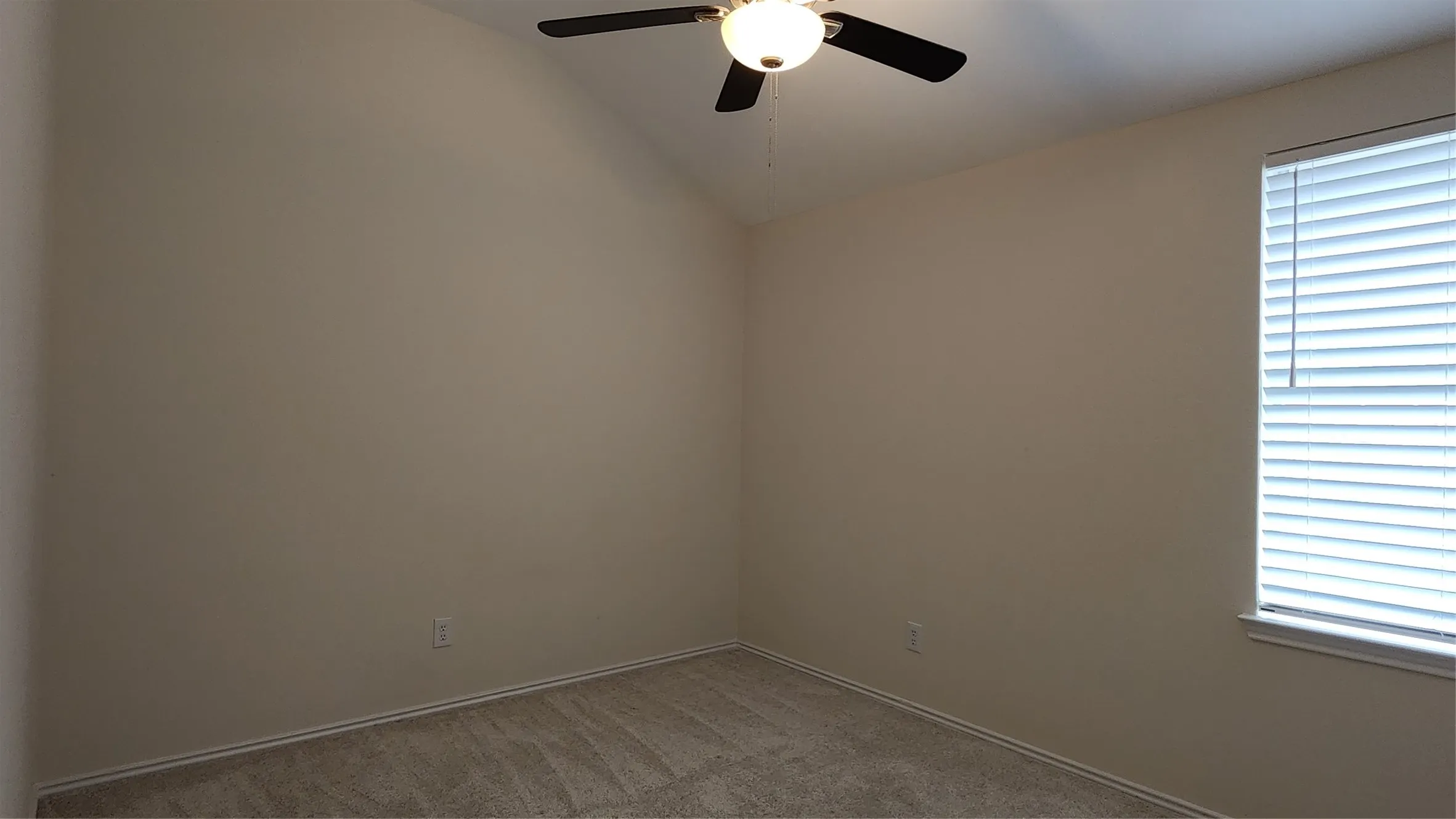Single Family Residence For Rent in Collin County , 2304 Hayes Street, Mc Kinney, Texas 75071, 4 Bedroom, 2 Bathroom, 2 Garage spaces, 1,787 Sqft, built in 2004, mls#21344198, Real Estate Agent in Mc Kinney, Homes For Rent in Collin county, Homes For Rent in Mc Kinney, Realtor in Mc Kinney Texas, Real Estate Brokerage Independent Realty Texas, Luminita Cordes Realtor