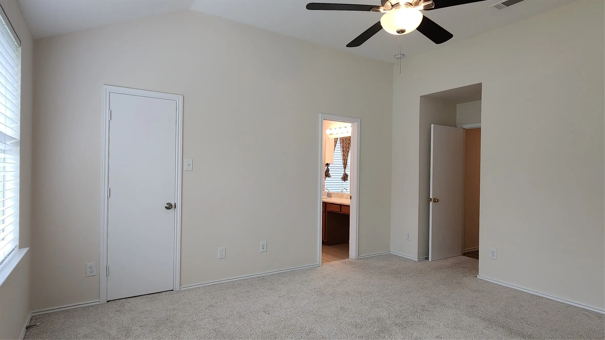 Single Family Residence For Rent in Collin County , 2304 Hayes Street, Mc Kinney, Texas 75071, 4 Bedroom, 2 Bathroom, 2 Garage spaces, 1,787 Sqft, built in 2004, mls#21344198, Real Estate Agent in Mc Kinney, Homes For Rent in Collin county, Homes For Rent in Mc Kinney, Realtor in Mc Kinney Texas, Real Estate Brokerage Independent Realty Texas, Luminita Cordes Realtor