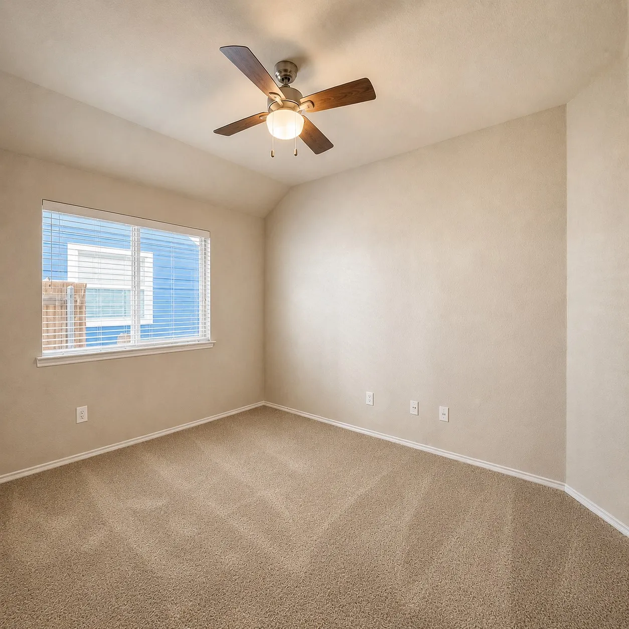 Single Family Residence For Rent in Collin County , 9809 Hedge Bell Drive, Mc Kinney, Texas 75072, 3 Bedroom, 2 Bathroom, 2 Garage spaces, 1,837 Sqft, built in 2005, mls#21344059, Real Estate Agent in Mc Kinney, Homes For Rent in Collin county, Homes For Rent in Mc Kinney, Realtor in Mc Kinney Texas, Real Estate Brokerage Independent Realty Texas, Luminita Cordes Realtor