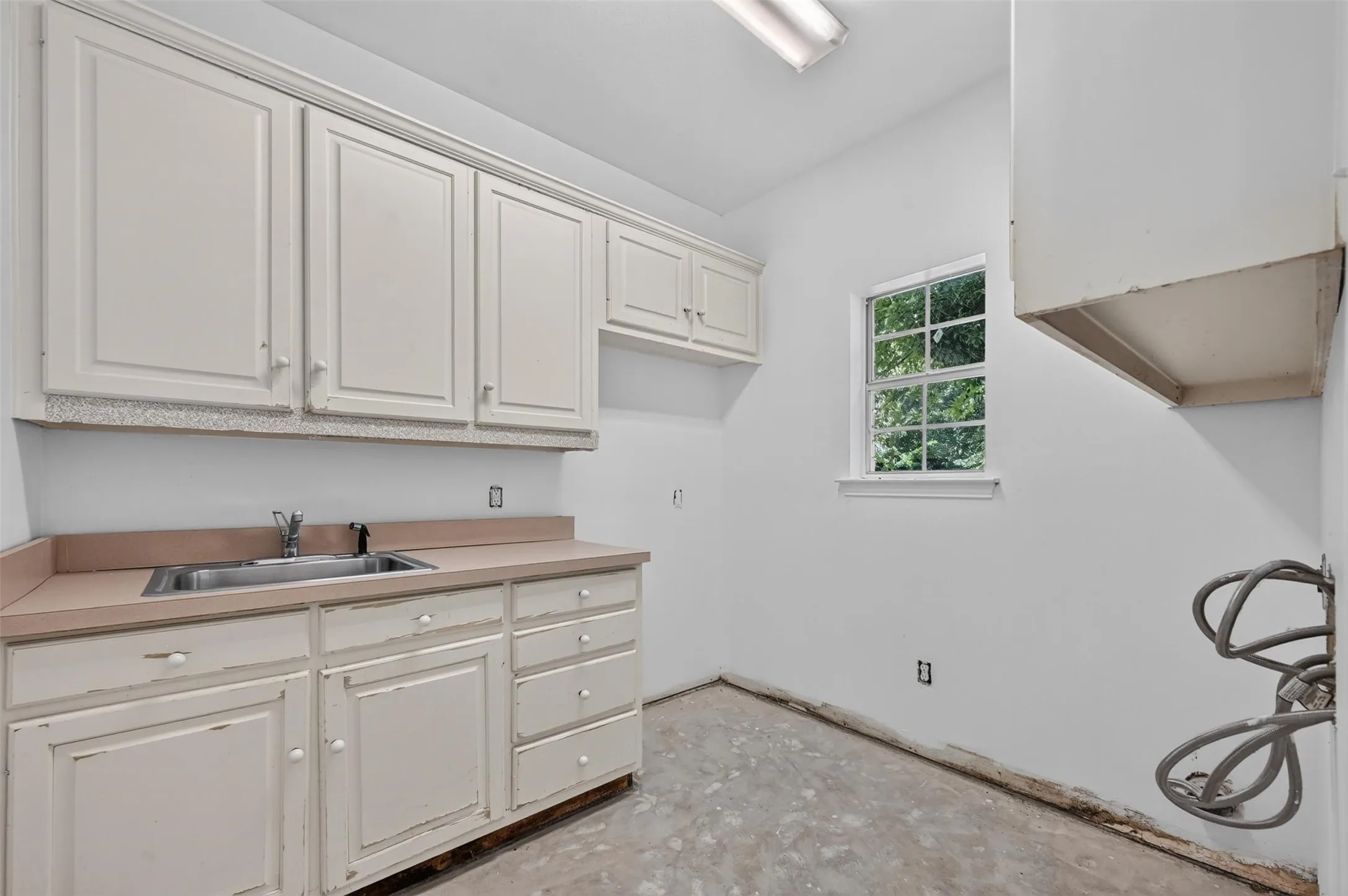 Single Family Residence For Sale in Collin County , 6710 Windrock Road, Dallas, Texas 75252, 5 Bedroom, 4 Bathroom, 3 Garage spaces, 3,120 Sqft, built in 1993, mls#21343111, Real Estate Agent in Dallas, Homes For Sale in Collin county, Homes For Sale in Dallas, Realtor in Dallas Texas, Real Estate Brokerage Independent Realty Texas, Luminita Cordes Realtor