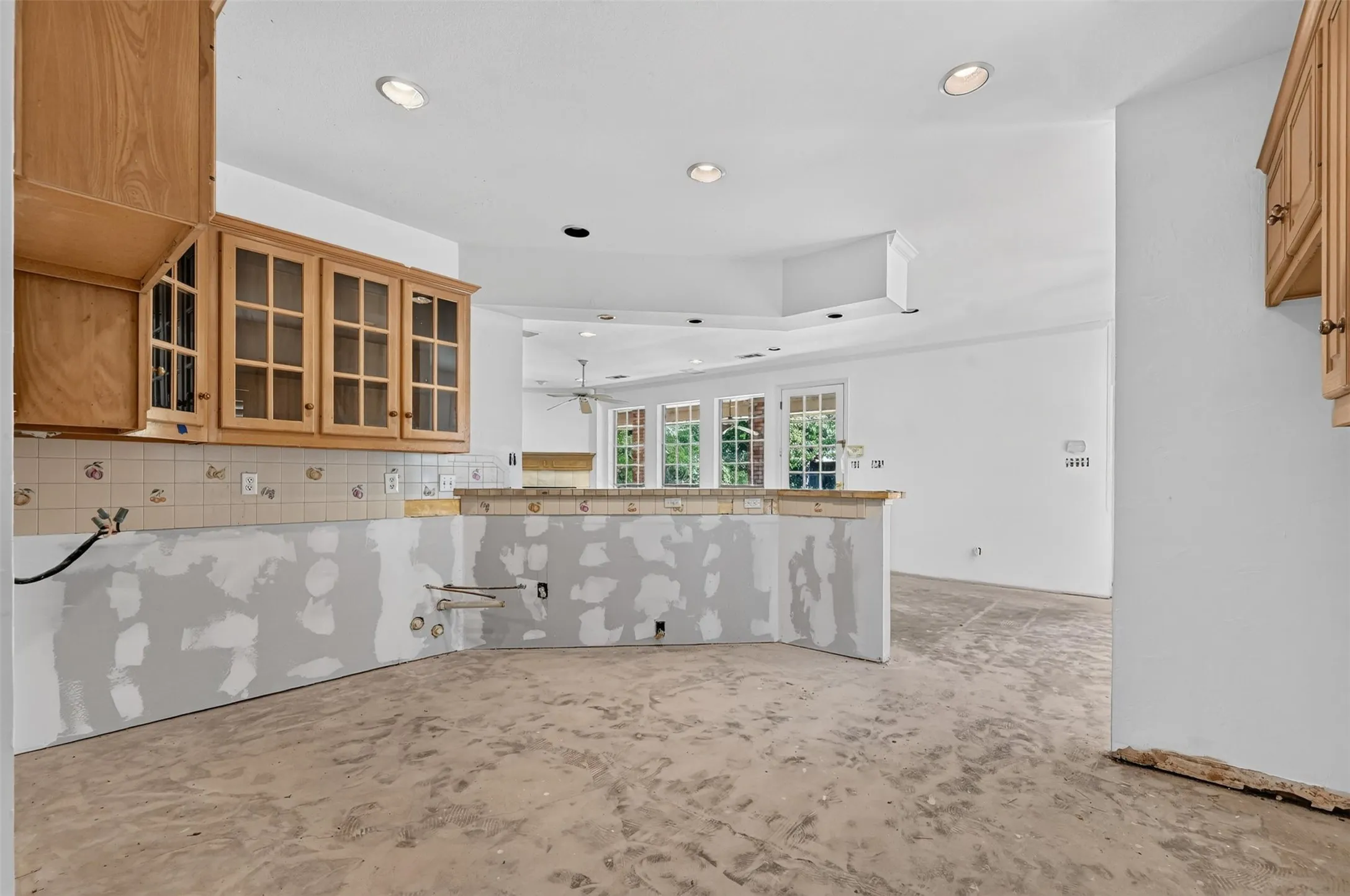 Single Family Residence For Sale in Collin County , 6710 Windrock Road, Dallas, Texas 75252, 5 Bedroom, 4 Bathroom, 3 Garage spaces, 3,120 Sqft, built in 1993, mls#21343111, Real Estate Agent in Dallas, Homes For Sale in Collin county, Homes For Sale in Dallas, Realtor in Dallas Texas, Real Estate Brokerage Independent Realty Texas, Luminita Cordes Realtor
