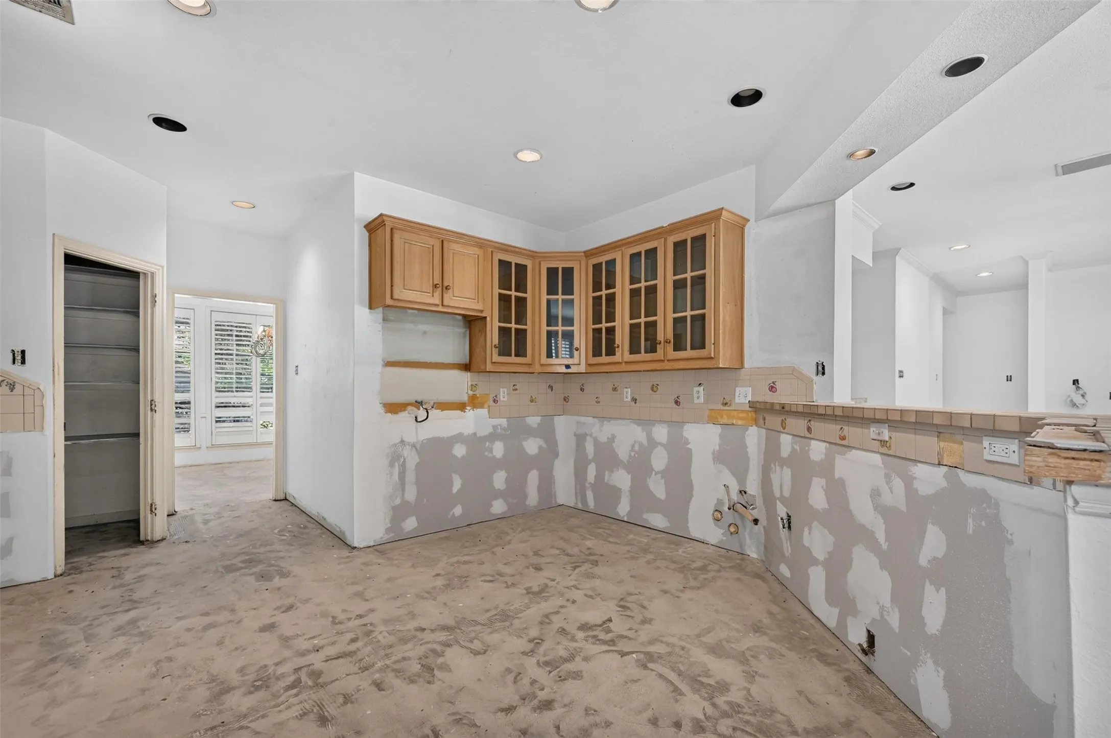 Single Family Residence For Sale in Collin County , 6710 Windrock Road, Dallas, Texas 75252, 5 Bedroom, 4 Bathroom, 3 Garage spaces, 3,120 Sqft, built in 1993, mls#21343111, Real Estate Agent in Dallas, Homes For Sale in Collin county, Homes For Sale in Dallas, Realtor in Dallas Texas, Real Estate Brokerage Independent Realty Texas, Luminita Cordes Realtor