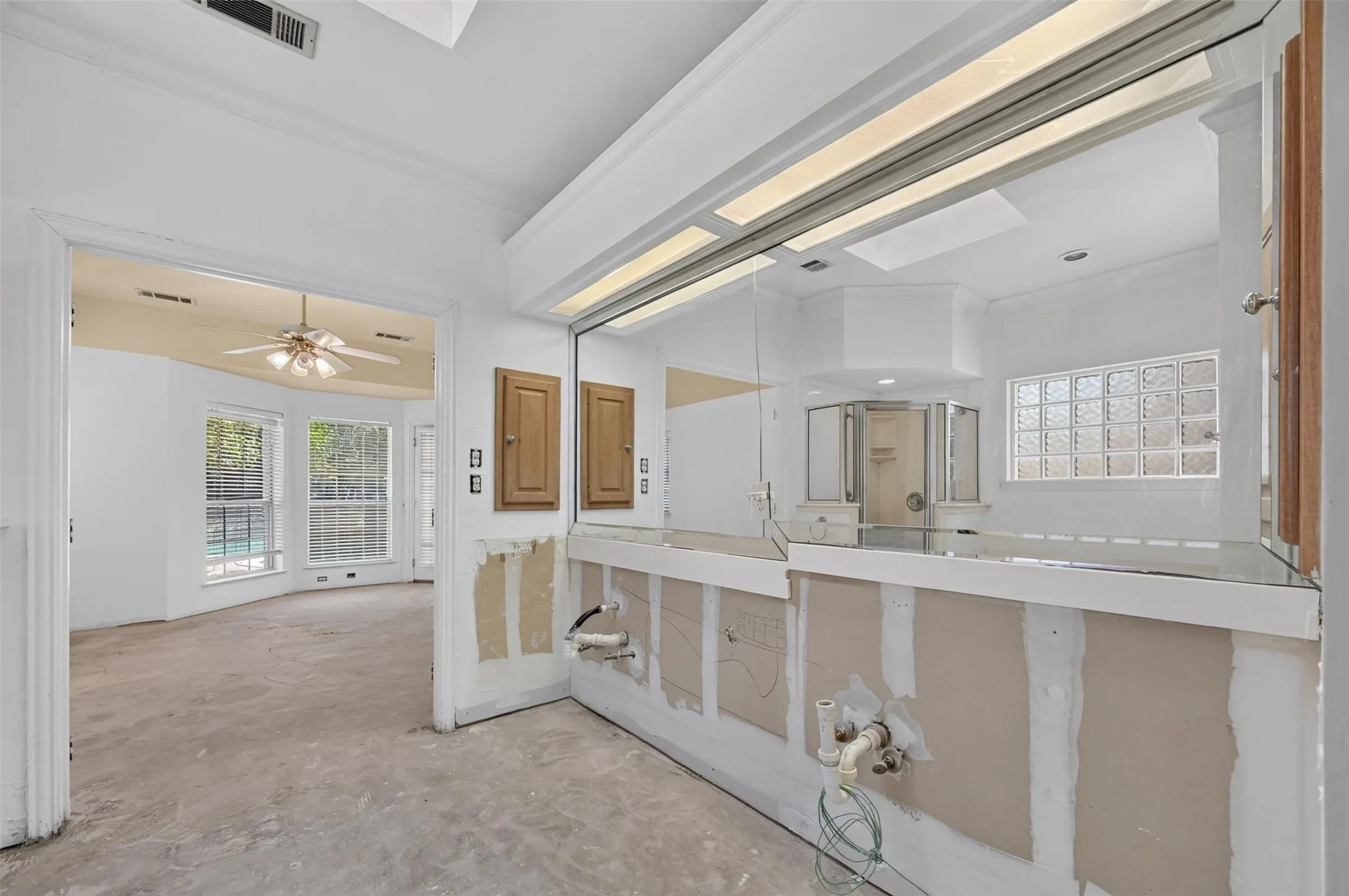 Single Family Residence For Sale in Collin County , 6710 Windrock Road, Dallas, Texas 75252, 5 Bedroom, 4 Bathroom, 3 Garage spaces, 3,120 Sqft, built in 1993, mls#21343111, Real Estate Agent in Dallas, Homes For Sale in Collin county, Homes For Sale in Dallas, Realtor in Dallas Texas, Real Estate Brokerage Independent Realty Texas, Luminita Cordes Realtor
