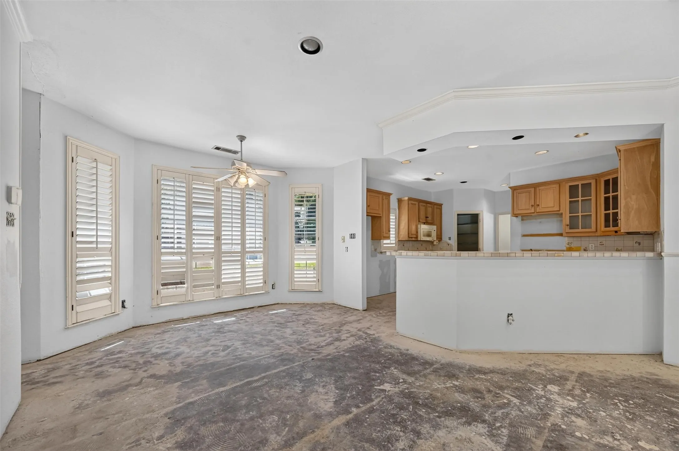 Single Family Residence For Sale in Collin County , 6710 Windrock Road, Dallas, Texas 75252, 5 Bedroom, 4 Bathroom, 3 Garage spaces, 3,120 Sqft, built in 1993, mls#21343111, Real Estate Agent in Dallas, Homes For Sale in Collin county, Homes For Sale in Dallas, Realtor in Dallas Texas, Real Estate Brokerage Independent Realty Texas, Luminita Cordes Realtor