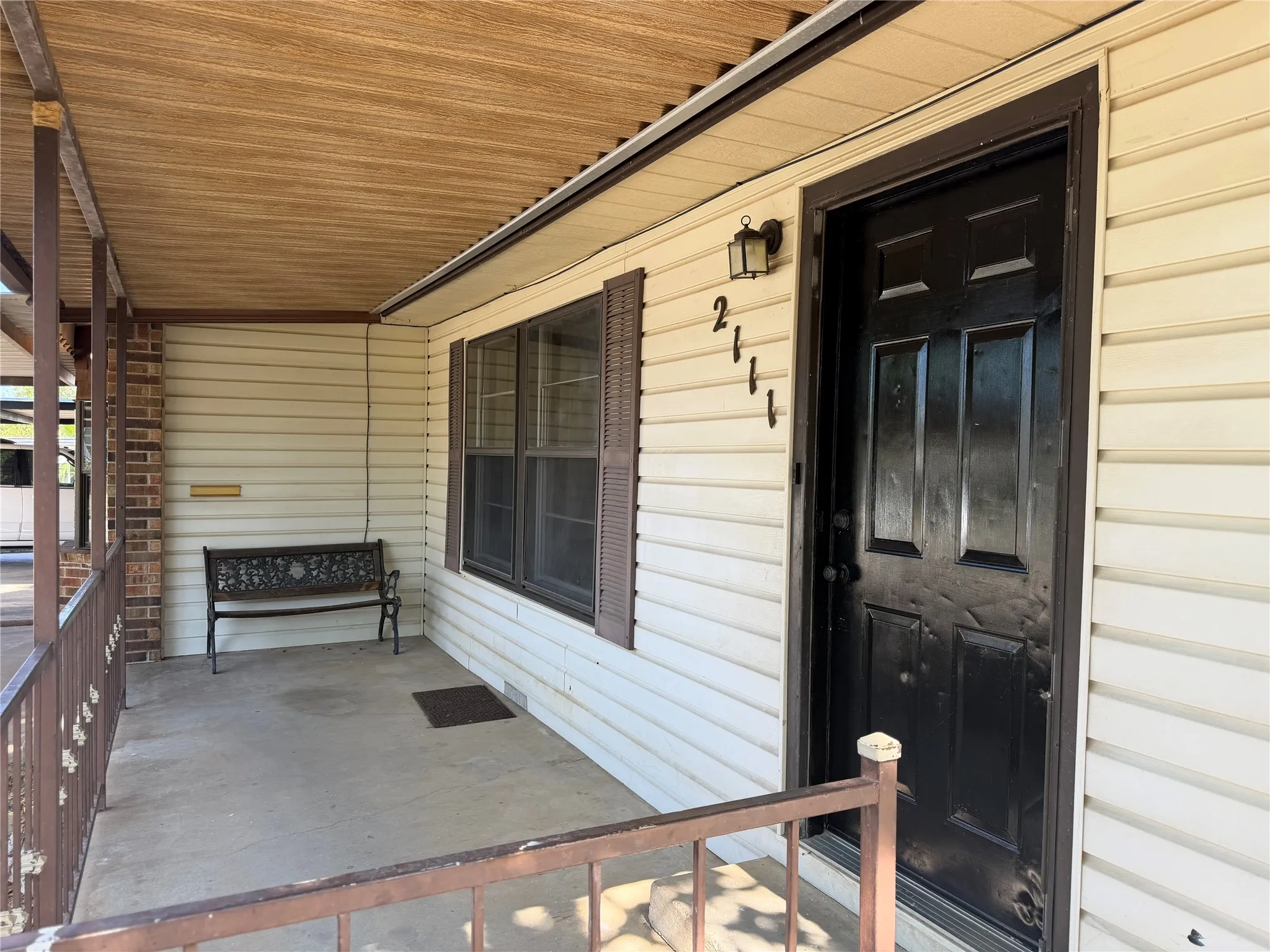 Single Family Residence For Sale in Palo Pinto County , 2111 SE 19th Street, Mineral Wells, Texas 76067, 3 Bedrooms, 2 Bathrooms, Garage spaces, 1,116 Sqft, built in 1951, Price $189,900, mls#21344151, Real Estate Agent in Mineral Wells, Homes For Sale in Palo Pinto county, Homes For Sale in Mineral Wells, Realtor in Mineral Wells Texas, Real Estate Brokerage Independent Realty Texas, Luminita Cordes Realtor