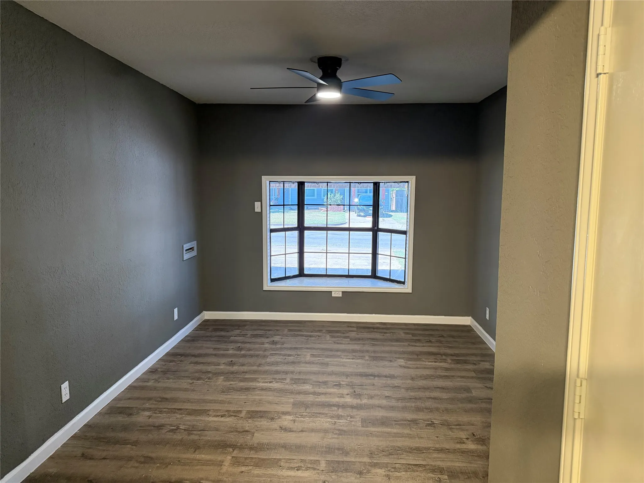 Single Family Residence For Sale in Palo Pinto County , 2111 SE 19th Street, Mineral Wells, Texas 76067, 3 Bedrooms, 2 Bathrooms, Garage spaces, 1,116 Sqft, built in 1951, Price $189,900, mls#21344151, Real Estate Agent in Mineral Wells, Homes For Sale in Palo Pinto county, Homes For Sale in Mineral Wells, Realtor in Mineral Wells Texas, Real Estate Brokerage Independent Realty Texas, Luminita Cordes Realtor