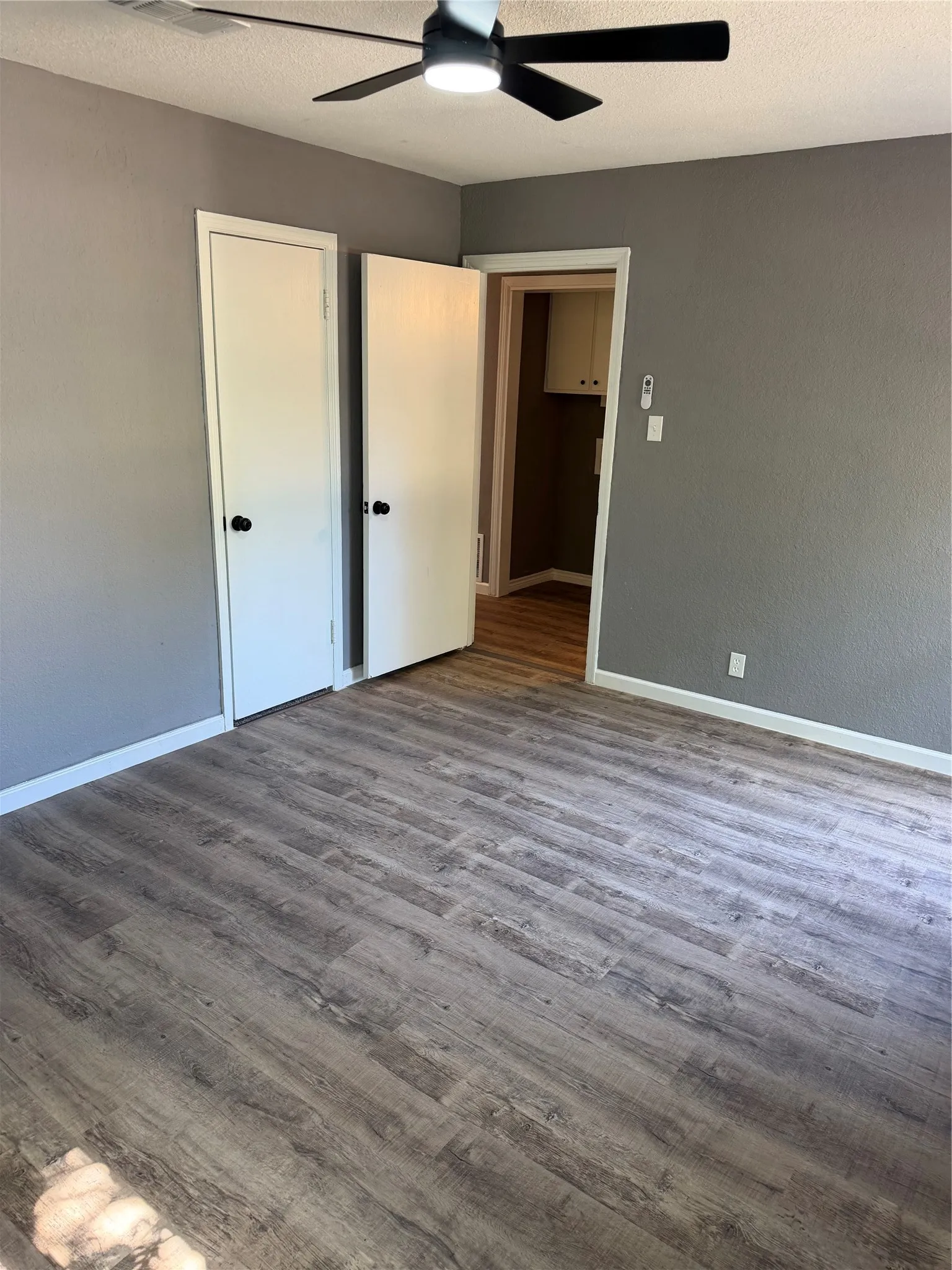 Single Family Residence For Sale in Palo Pinto County , 2111 SE 19th Street, Mineral Wells, Texas 76067, 3 Bedrooms, 2 Bathrooms, Garage spaces, 1,116 Sqft, built in 1951, Price $189,900, mls#21344151, Real Estate Agent in Mineral Wells, Homes For Sale in Palo Pinto county, Homes For Sale in Mineral Wells, Realtor in Mineral Wells Texas, Real Estate Brokerage Independent Realty Texas, Luminita Cordes Realtor