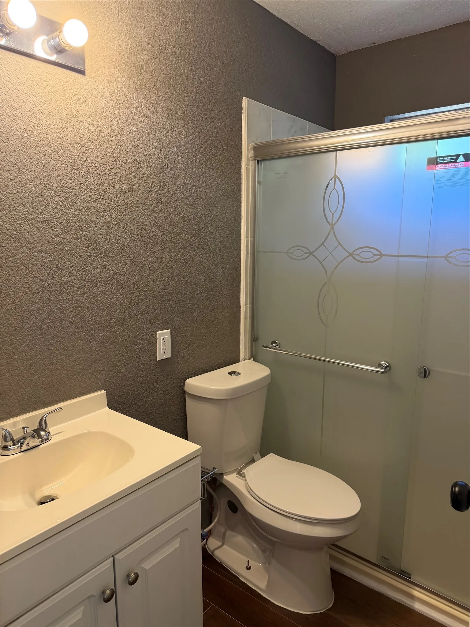 Single Family Residence For Sale in Palo Pinto County , 2111 SE 19th Street, Mineral Wells, Texas 76067, 3 Bedrooms, 2 Bathrooms, Garage spaces, 1,116 Sqft, built in 1951, Price $189,900, mls#21344151, Real Estate Agent in Mineral Wells, Homes For Sale in Palo Pinto county, Homes For Sale in Mineral Wells, Realtor in Mineral Wells Texas, Real Estate Brokerage Independent Realty Texas, Luminita Cordes Realtor