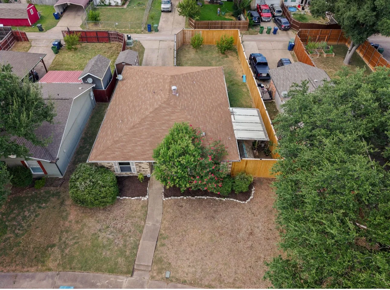 Single Family Residence For Sale in Dallas County , 3321 Edgecliff Drive, Garland, Texas 75043, 3 Bedroom, 2 Bathroom, 2 Garage spaces, 1,631 Sqft, built in 1976, mls#21344216, Real Estate Agent in Garland, Homes For Sale in Dallas county, Homes For Sale in Garland, Realtor in Garland Texas, Real Estate Brokerage Independent Realty Texas, Luminita Cordes Realtor
