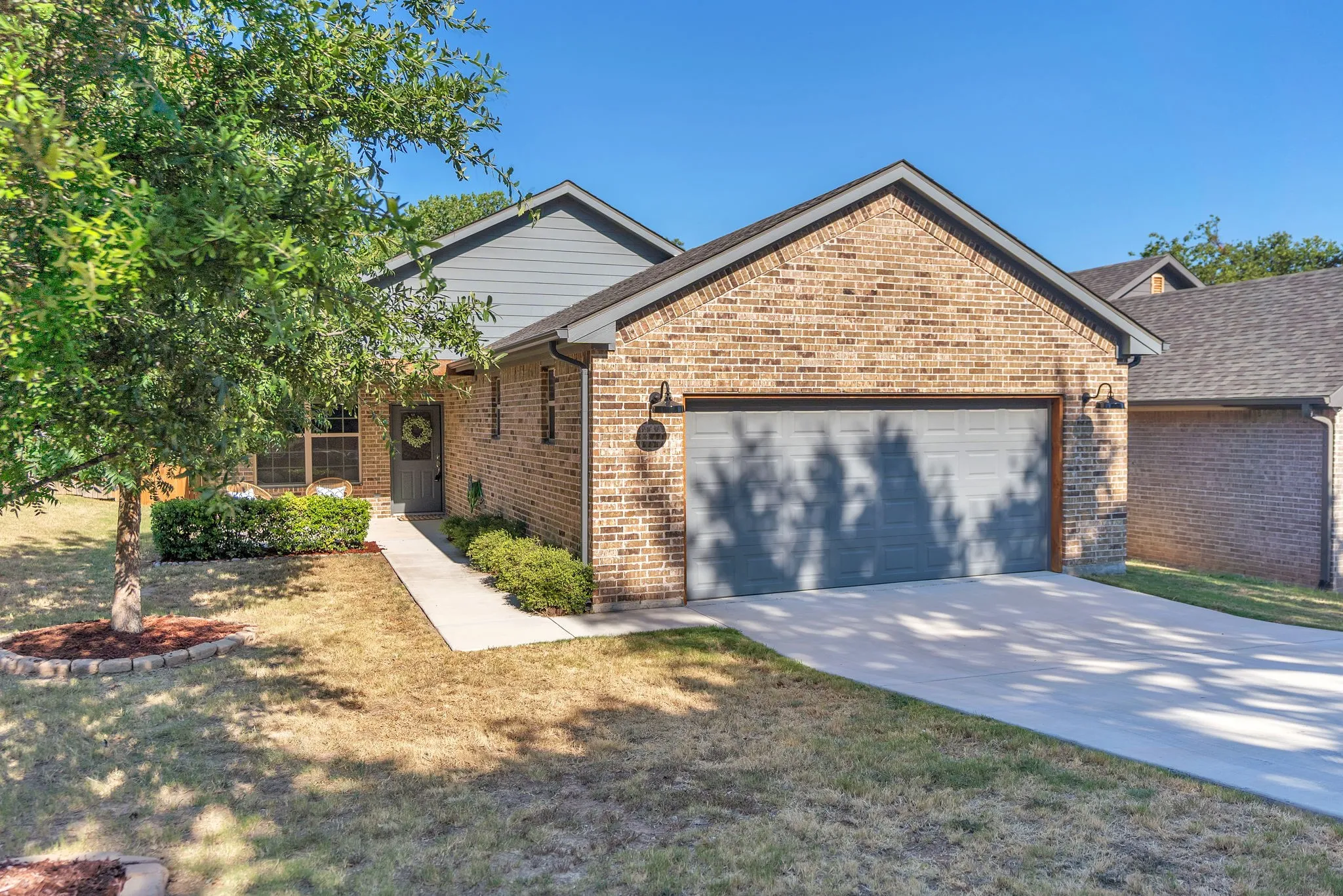 Single Family Residence For Sale in Parker County , 1308 Liberty Street, Weatherford, Texas 76086, 3 Bedroom, 2 Bathroom, 2 Garage spaces, 1,424 Sqft, built in 2020, mls#21343550, Real Estate Agent in Weatherford, Homes For Sale in Parker county, Homes For Sale in Weatherford, Realtor in Weatherford Texas, Real Estate Brokerage Independent Realty Texas, Luminita Cordes Realtor