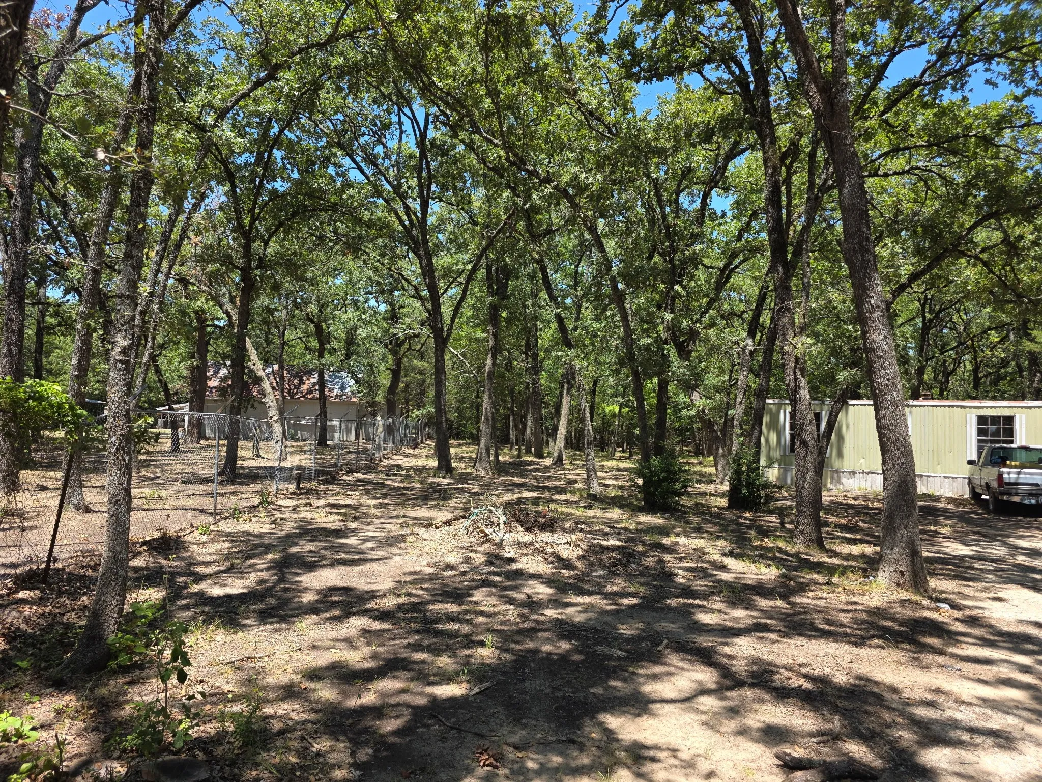 Manufactured Home For Sale in Kaufman County , 15485 Thunder Road, Terrell, Texas 75161, 2 Bedroom, 1 Bathroom, Garage spaces, 624 Sqft, built in 1990, mls#21343274, Real Estate Agent in Terrell, Homes For Sale in Kaufman county, Homes For Sale in Terrell, Realtor in Terrell Texas, Real Estate Brokerage Independent Realty Texas, Luminita Cordes Realtor