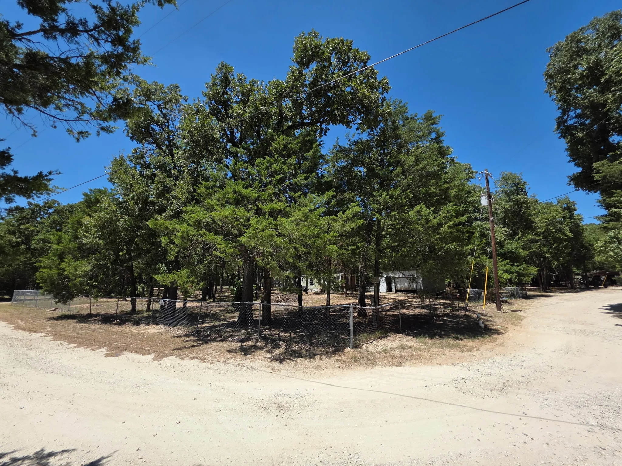 Manufactured Home For Sale in Kaufman County , 15485 Thunder Road, Terrell, Texas 75161, 2 Bedroom, 1 Bathroom, Garage spaces, 624 Sqft, built in 1990, mls#21343274, Real Estate Agent in Terrell, Homes For Sale in Kaufman county, Homes For Sale in Terrell, Realtor in Terrell Texas, Real Estate Brokerage Independent Realty Texas, Luminita Cordes Realtor