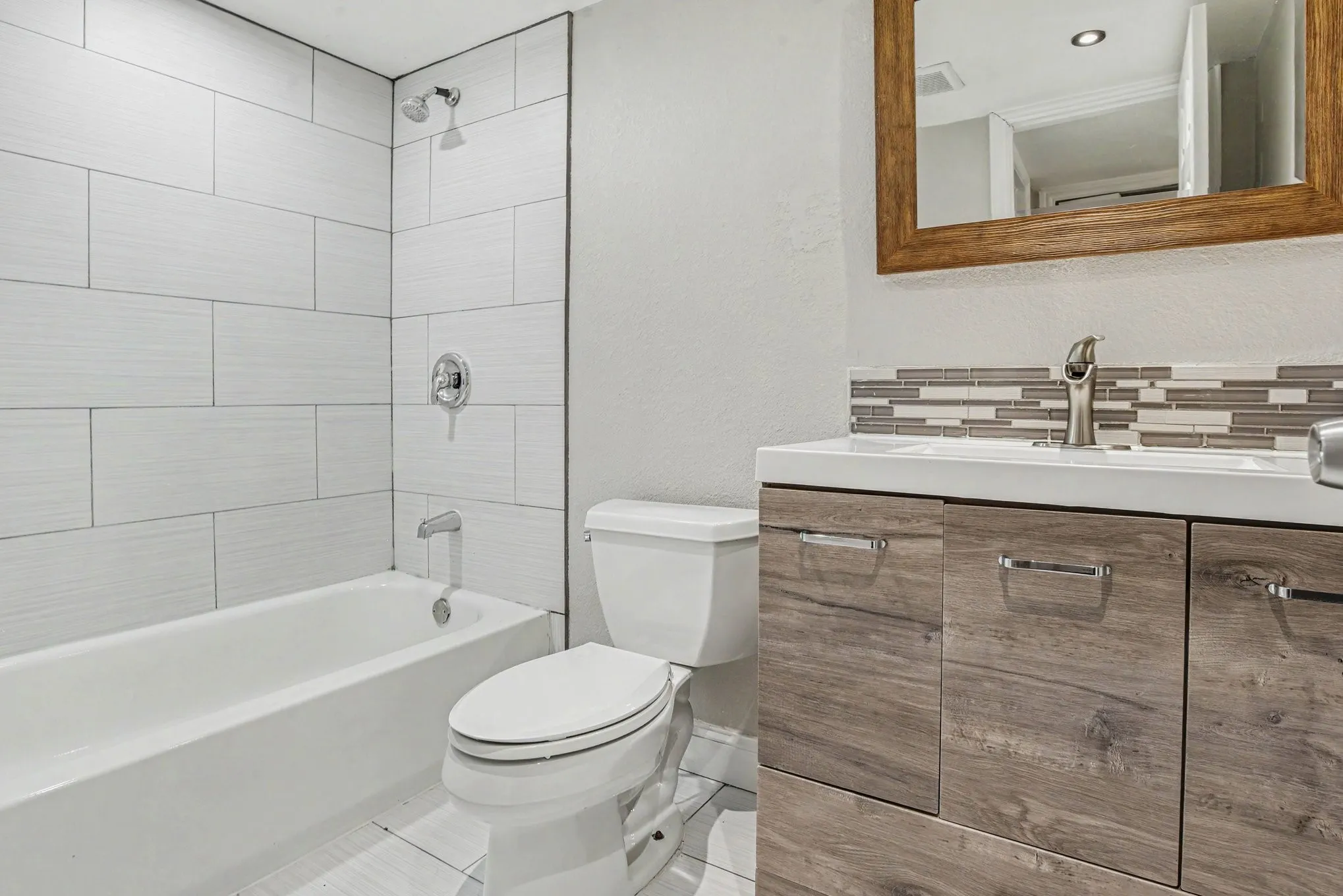 Single Family Residence For Sale in Dallas County , 224 Rockcrest Drive, Mesquite, Texas 75150, 3 Bedroom, 2 Bathroom, 2 Garage spaces, 1,344 Sqft, built in 1979, mls#21343235, Real Estate Agent in Mesquite, Homes For Sale in Dallas county, Homes For Sale in Mesquite, Realtor in Mesquite Texas, Real Estate Brokerage Independent Realty Texas, Luminita Cordes Realtor