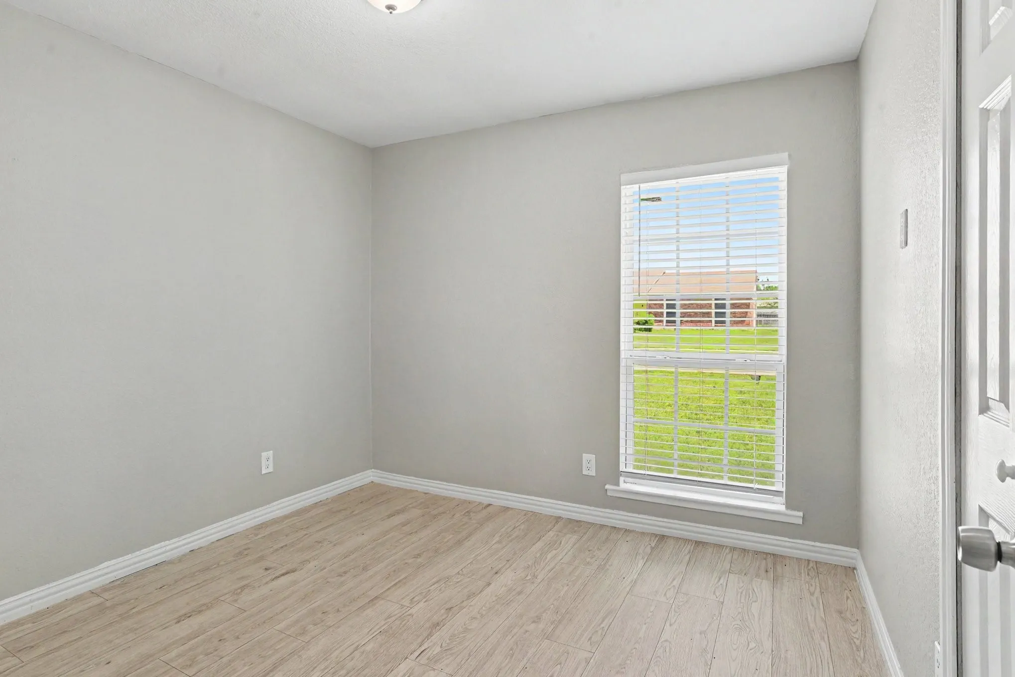 Single Family Residence For Sale in Dallas County , 224 Rockcrest Drive, Mesquite, Texas 75150, 3 Bedroom, 2 Bathroom, 2 Garage spaces, 1,344 Sqft, built in 1979, mls#21343235, Real Estate Agent in Mesquite, Homes For Sale in Dallas county, Homes For Sale in Mesquite, Realtor in Mesquite Texas, Real Estate Brokerage Independent Realty Texas, Luminita Cordes Realtor