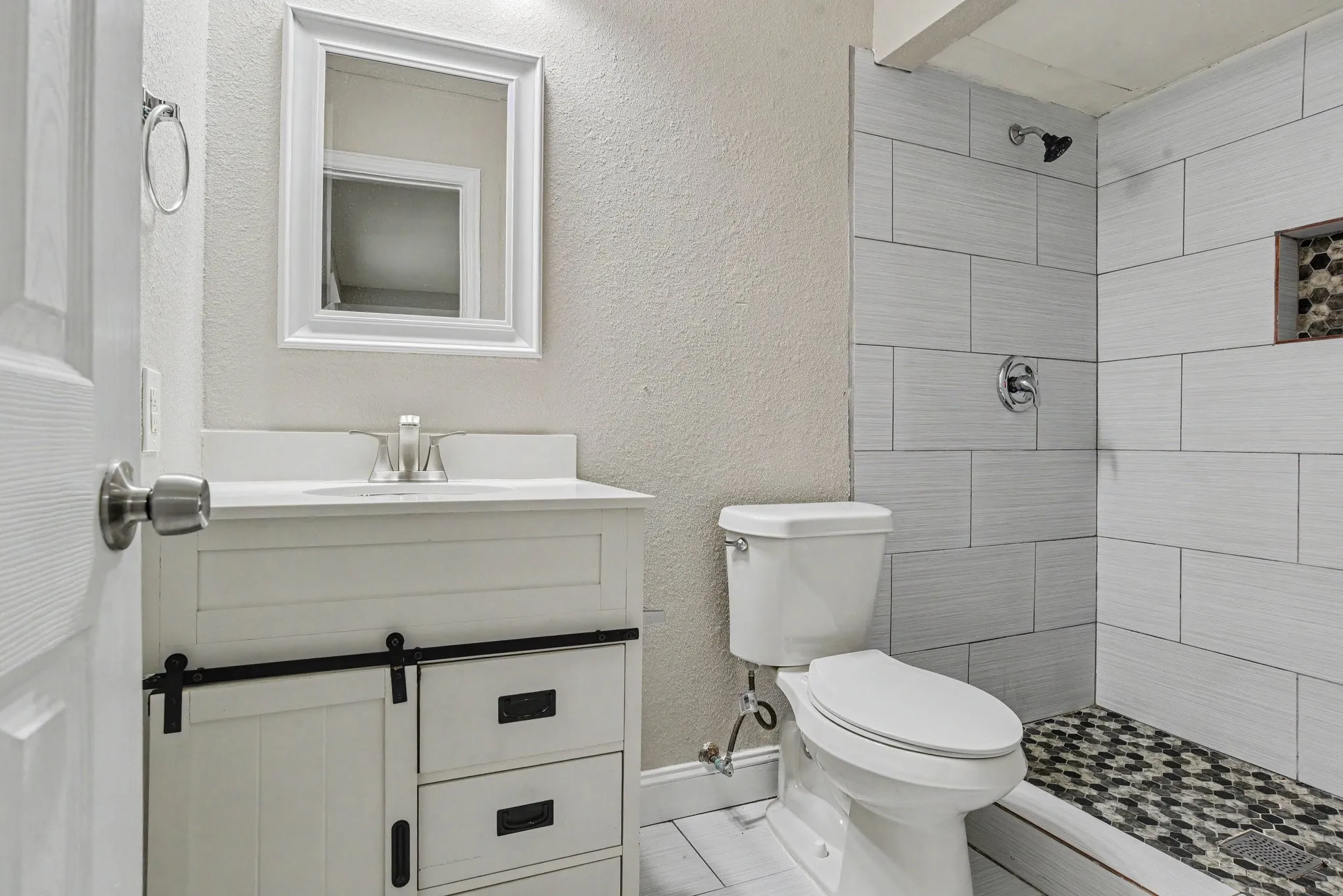 Single Family Residence For Sale in Dallas County , 224 Rockcrest Drive, Mesquite, Texas 75150, 3 Bedroom, 2 Bathroom, 2 Garage spaces, 1,344 Sqft, built in 1979, mls#21343235, Real Estate Agent in Mesquite, Homes For Sale in Dallas county, Homes For Sale in Mesquite, Realtor in Mesquite Texas, Real Estate Brokerage Independent Realty Texas, Luminita Cordes Realtor