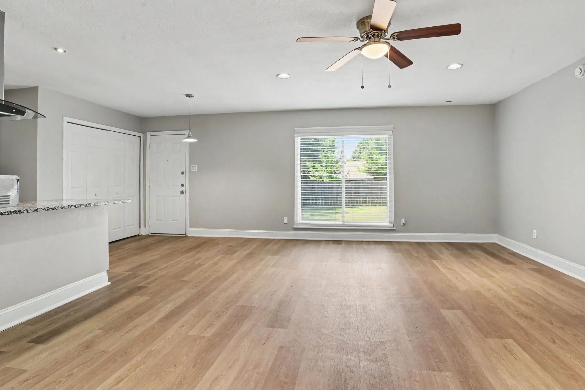 Single Family Residence For Sale in Dallas County , 224 Rockcrest Drive, Mesquite, Texas 75150, 3 Bedroom, 2 Bathroom, 2 Garage spaces, 1,344 Sqft, built in 1979, mls#21343235, Real Estate Agent in Mesquite, Homes For Sale in Dallas county, Homes For Sale in Mesquite, Realtor in Mesquite Texas, Real Estate Brokerage Independent Realty Texas, Luminita Cordes Realtor