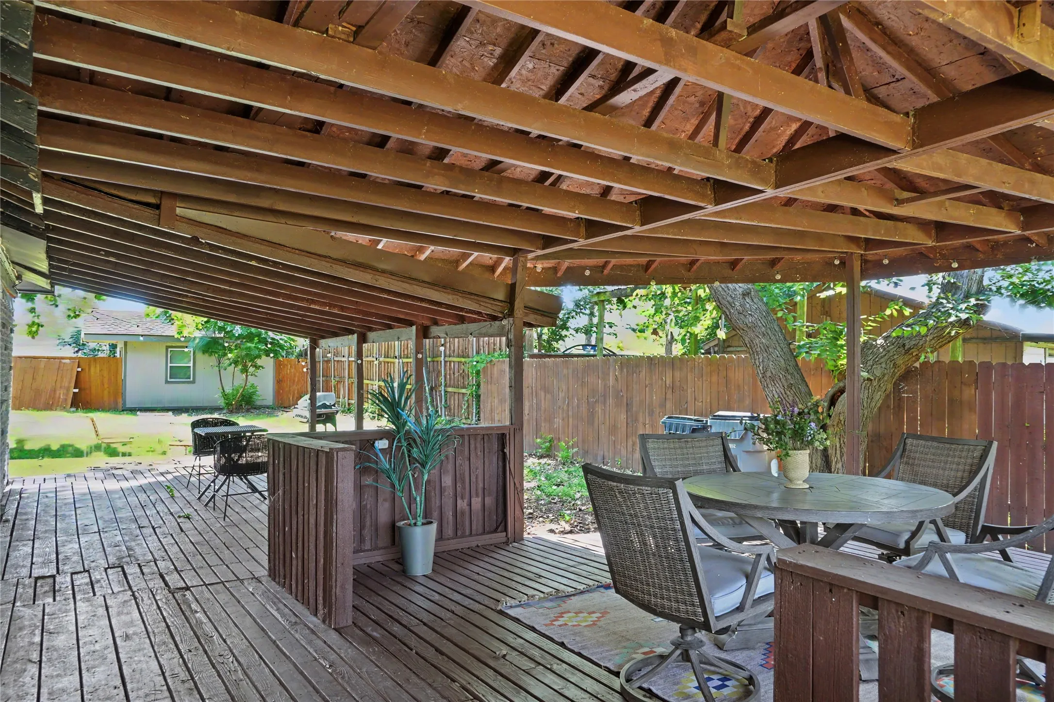 Single Family Residence For Sale in Collin County , 7835 County Road 436, Princeton, Texas 75407, 4 Bedroom, 2 Bathroom, Garage spaces, 2,156 Sqft, built in 1965, mls#21344203, Real Estate Agent in Princeton, Homes For Sale in Collin county, Homes For Sale in Princeton, Realtor in Princeton Texas, Real Estate Brokerage Independent Realty Texas, Luminita Cordes Realtor