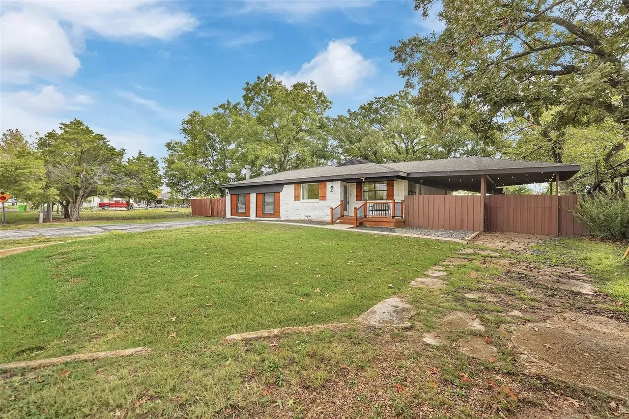 Single Family Residence For Sale in Collin County , 7835 County Road 436, Princeton, Texas 75407, 4 Bedroom, 2 Bathroom, Garage spaces, 2,156 Sqft, built in 1965, mls#21344203, Real Estate Agent in Princeton, Homes For Sale in Collin county, Homes For Sale in Princeton, Realtor in Princeton Texas, Real Estate Brokerage Independent Realty Texas, Luminita Cordes Realtor