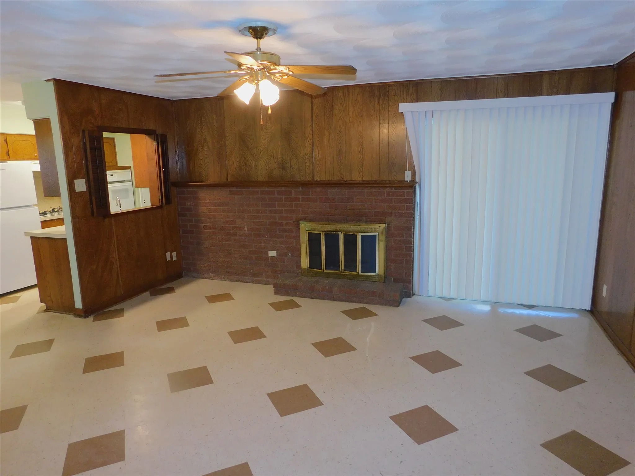 Single Family Residence For Rent in Dallas County , 2445 Eastbrook Drive, Mesquite, Texas 75150, 3 Bedroom, 2 Bathroom, 2 Garage spaces, 1,458 Sqft, built in 1967, mls#21344145, Real Estate Agent in Mesquite, Homes For Rent in Dallas county, Homes For Rent in Mesquite, Realtor in Mesquite Texas, Real Estate Brokerage Independent Realty Texas, Luminita Cordes Realtor