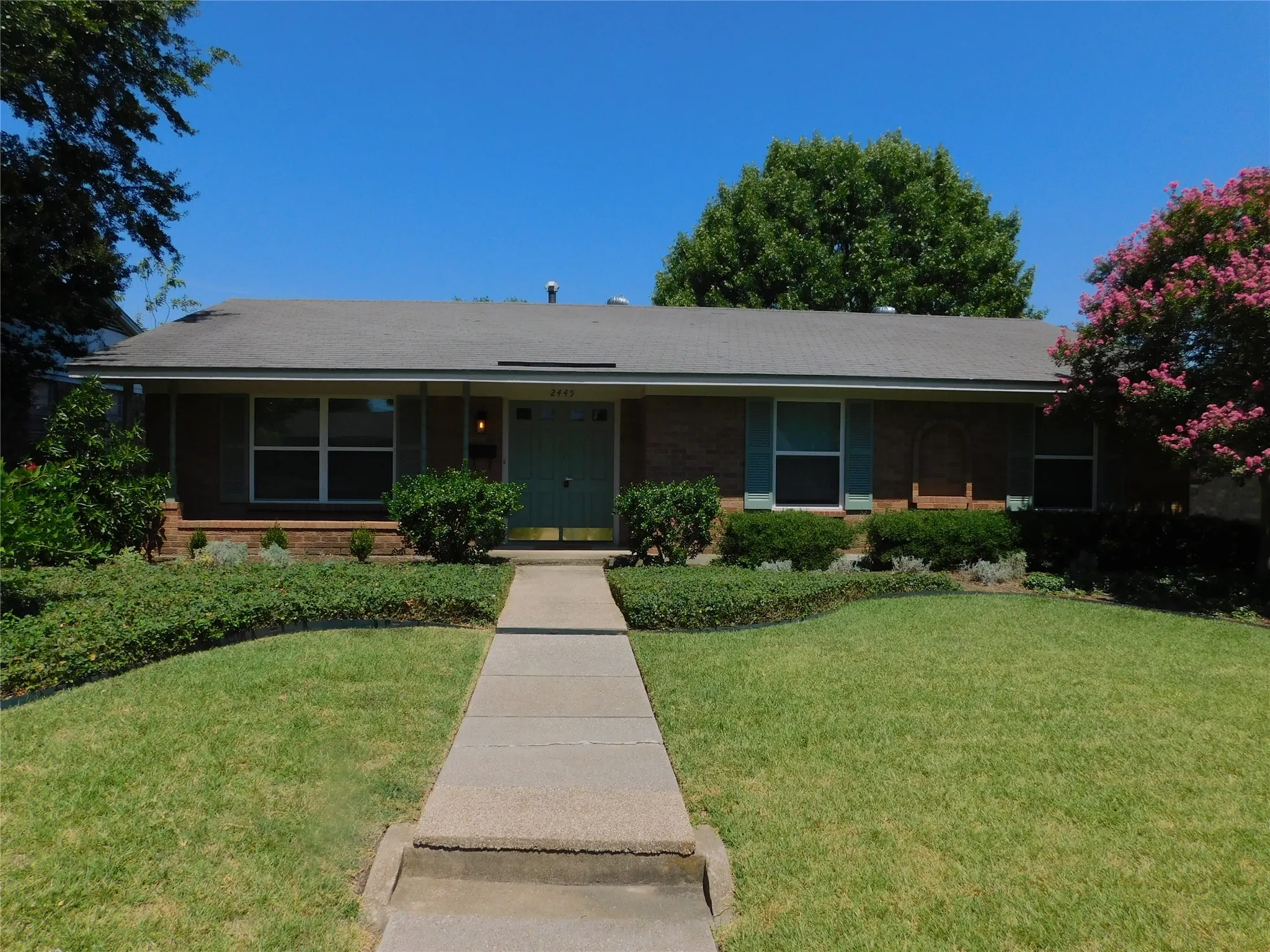 Single Family Residence For Rent in Dallas County , 2445 Eastbrook Drive, Mesquite, Texas 75150, 3 Bedroom, 2 Bathroom, 2 Garage spaces, 1,458 Sqft, built in 1967, mls#21344145, Real Estate Agent in Mesquite, Homes For Rent in Dallas county, Homes For Rent in Mesquite, Realtor in Mesquite Texas, Real Estate Brokerage Independent Realty Texas, Luminita Cordes Realtor