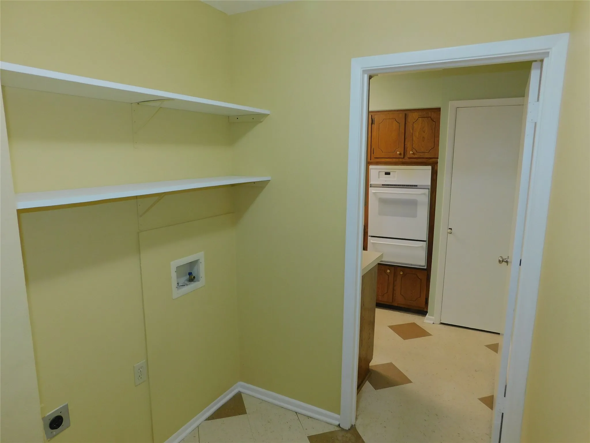 Single Family Residence For Rent in Dallas County , 2445 Eastbrook Drive, Mesquite, Texas 75150, 3 Bedroom, 2 Bathroom, 2 Garage spaces, 1,458 Sqft, built in 1967, mls#21344145, Real Estate Agent in Mesquite, Homes For Rent in Dallas county, Homes For Rent in Mesquite, Realtor in Mesquite Texas, Real Estate Brokerage Independent Realty Texas, Luminita Cordes Realtor