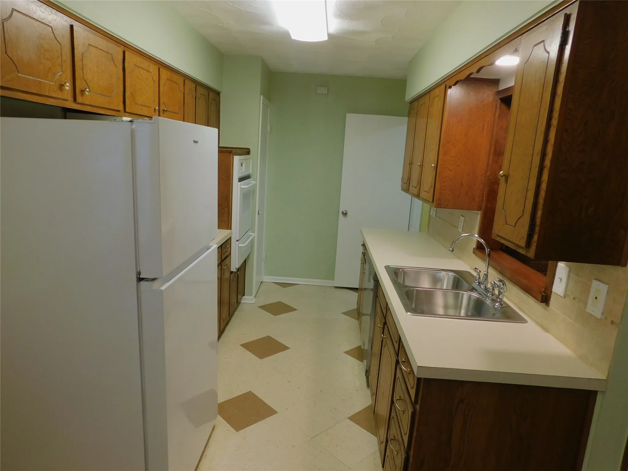 Single Family Residence For Rent in Dallas County , 2445 Eastbrook Drive, Mesquite, Texas 75150, 3 Bedroom, 2 Bathroom, 2 Garage spaces, 1,458 Sqft, built in 1967, mls#21344145, Real Estate Agent in Mesquite, Homes For Rent in Dallas county, Homes For Rent in Mesquite, Realtor in Mesquite Texas, Real Estate Brokerage Independent Realty Texas, Luminita Cordes Realtor