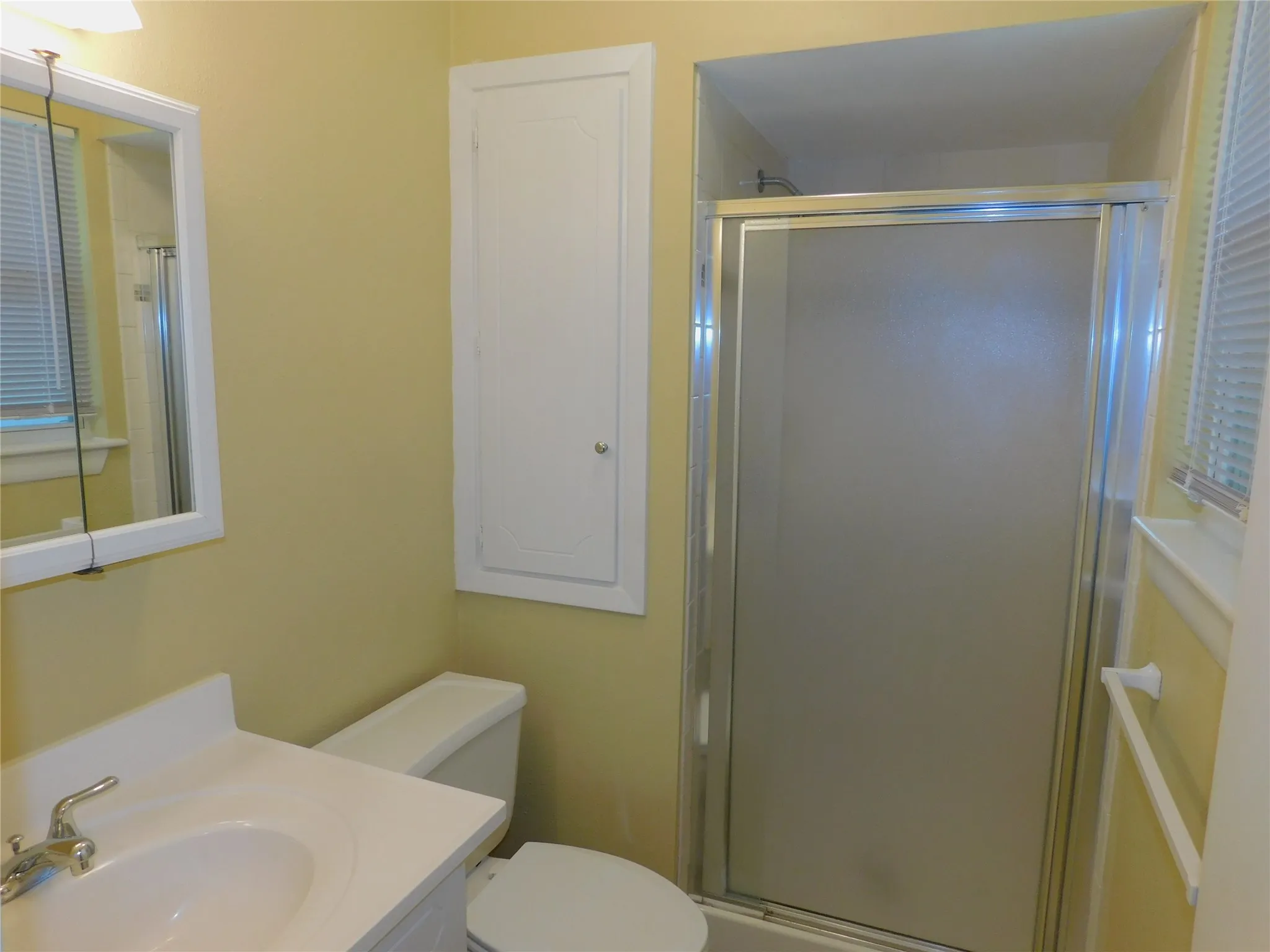 Single Family Residence For Rent in Dallas County , 2445 Eastbrook Drive, Mesquite, Texas 75150, 3 Bedroom, 2 Bathroom, 2 Garage spaces, 1,458 Sqft, built in 1967, mls#21344145, Real Estate Agent in Mesquite, Homes For Rent in Dallas county, Homes For Rent in Mesquite, Realtor in Mesquite Texas, Real Estate Brokerage Independent Realty Texas, Luminita Cordes Realtor