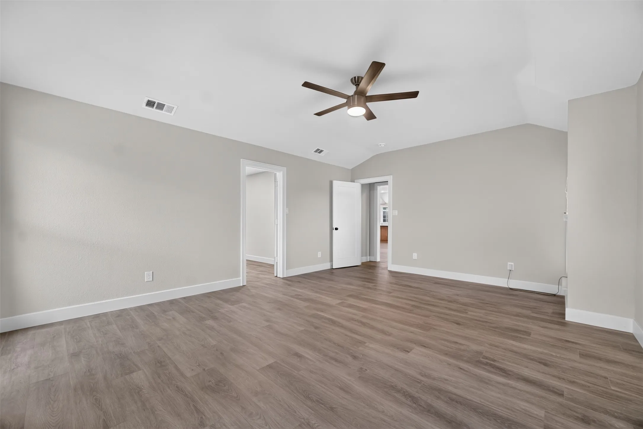 Single Family Residence For Sale in Collin County , 3904 Covinton Lane, Plano, Texas 75023, 4 Bedroom, 3 Bathroom, 2 Garage spaces, 2,596 Sqft, built in 1978, mls#21344234, Real Estate Agent in Plano, Homes For Sale in Collin county, Homes For Sale in Plano, Realtor in Plano Texas, Real Estate Brokerage Independent Realty Texas, Luminita Cordes Realtor