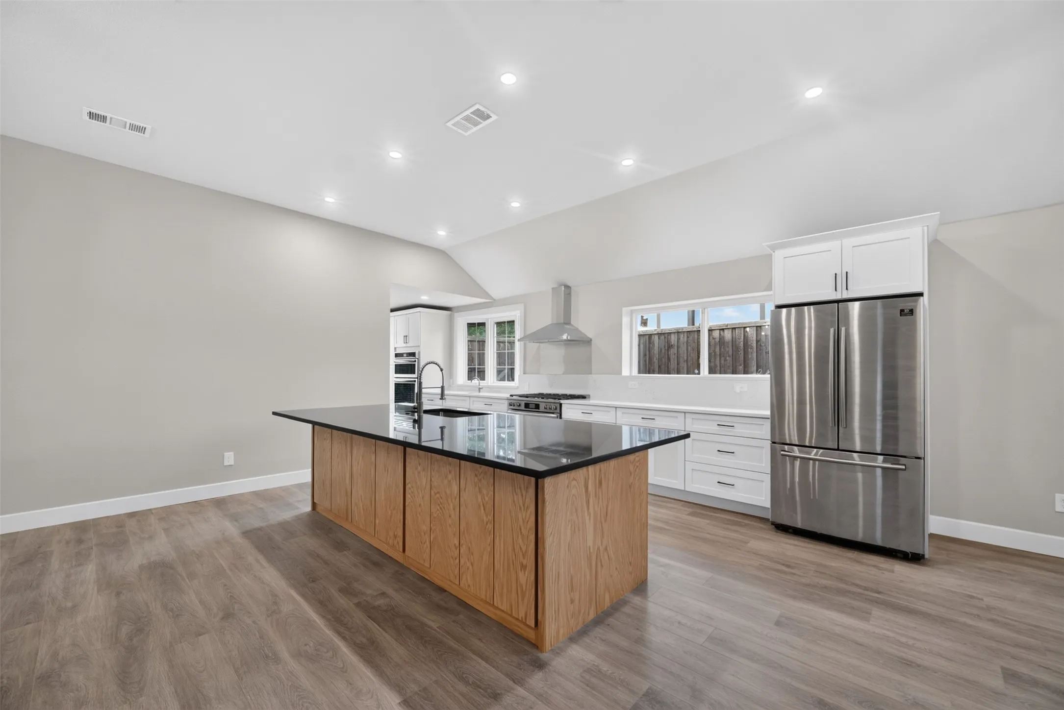 Single Family Residence For Sale in Collin County , 3904 Covinton Lane, Plano, Texas 75023, 4 Bedroom, 3 Bathroom, 2 Garage spaces, 2,596 Sqft, built in 1978, mls#21344234, Real Estate Agent in Plano, Homes For Sale in Collin county, Homes For Sale in Plano, Realtor in Plano Texas, Real Estate Brokerage Independent Realty Texas, Luminita Cordes Realtor