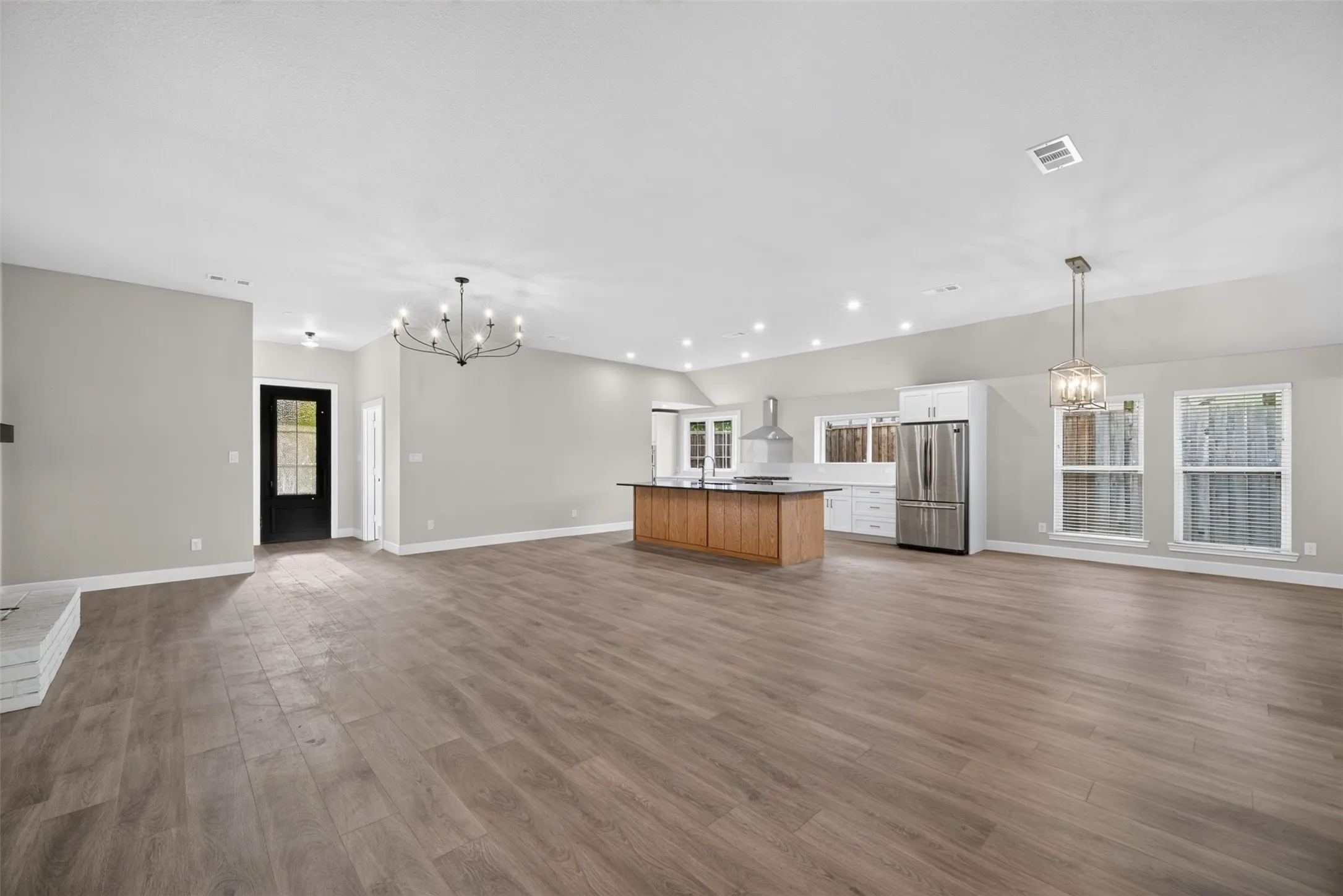 Single Family Residence For Sale in Collin County , 3904 Covinton Lane, Plano, Texas 75023, 4 Bedroom, 3 Bathroom, 2 Garage spaces, 2,596 Sqft, built in 1978, mls#21344234, Real Estate Agent in Plano, Homes For Sale in Collin county, Homes For Sale in Plano, Realtor in Plano Texas, Real Estate Brokerage Independent Realty Texas, Luminita Cordes Realtor