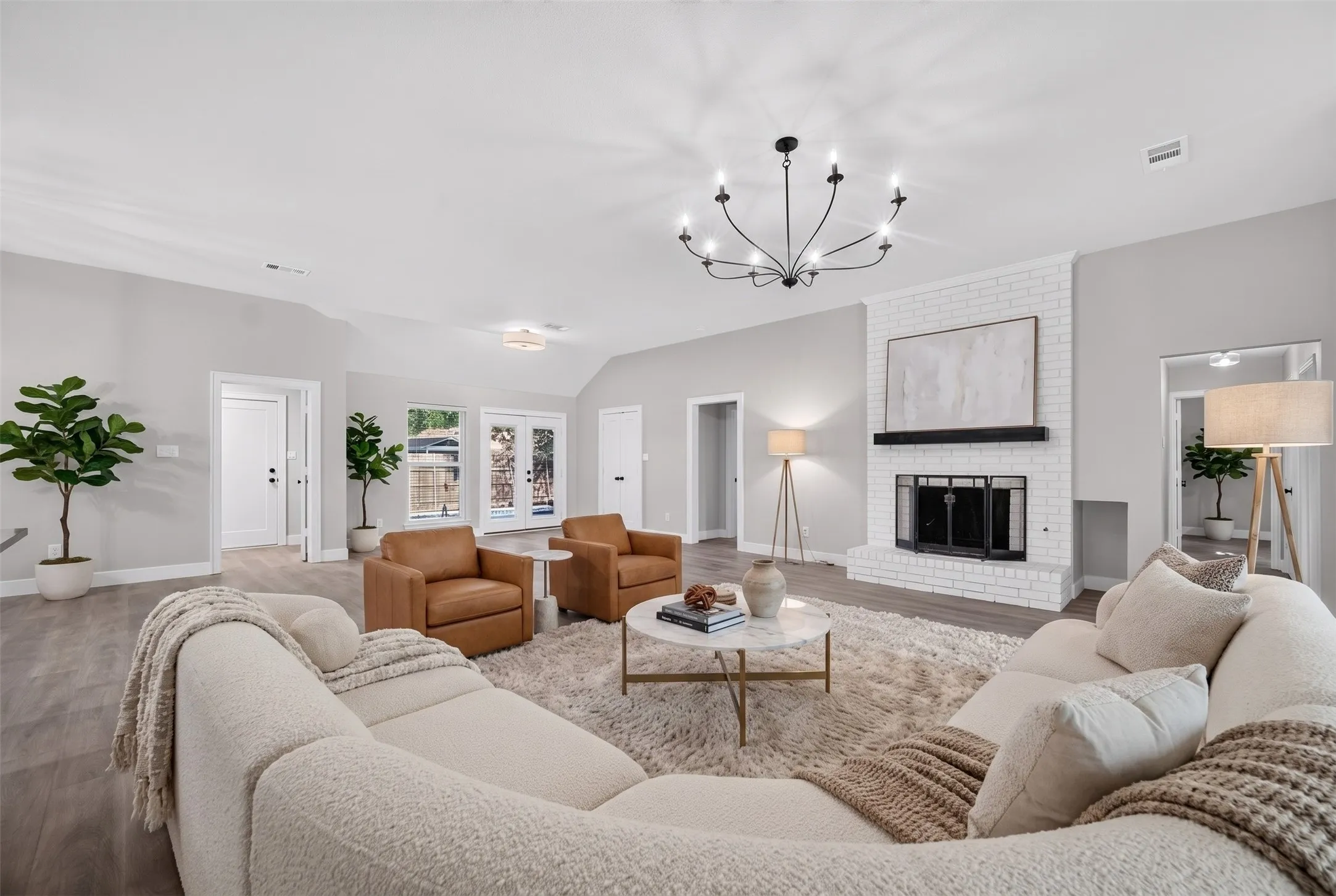 Single Family Residence For Sale in Collin County , 3904 Covinton Lane, Plano, Texas 75023, 4 Bedroom, 3 Bathroom, 2 Garage spaces, 2,596 Sqft, built in 1978, mls#21344234, Real Estate Agent in Plano, Homes For Sale in Collin county, Homes For Sale in Plano, Realtor in Plano Texas, Real Estate Brokerage Independent Realty Texas, Luminita Cordes Realtor