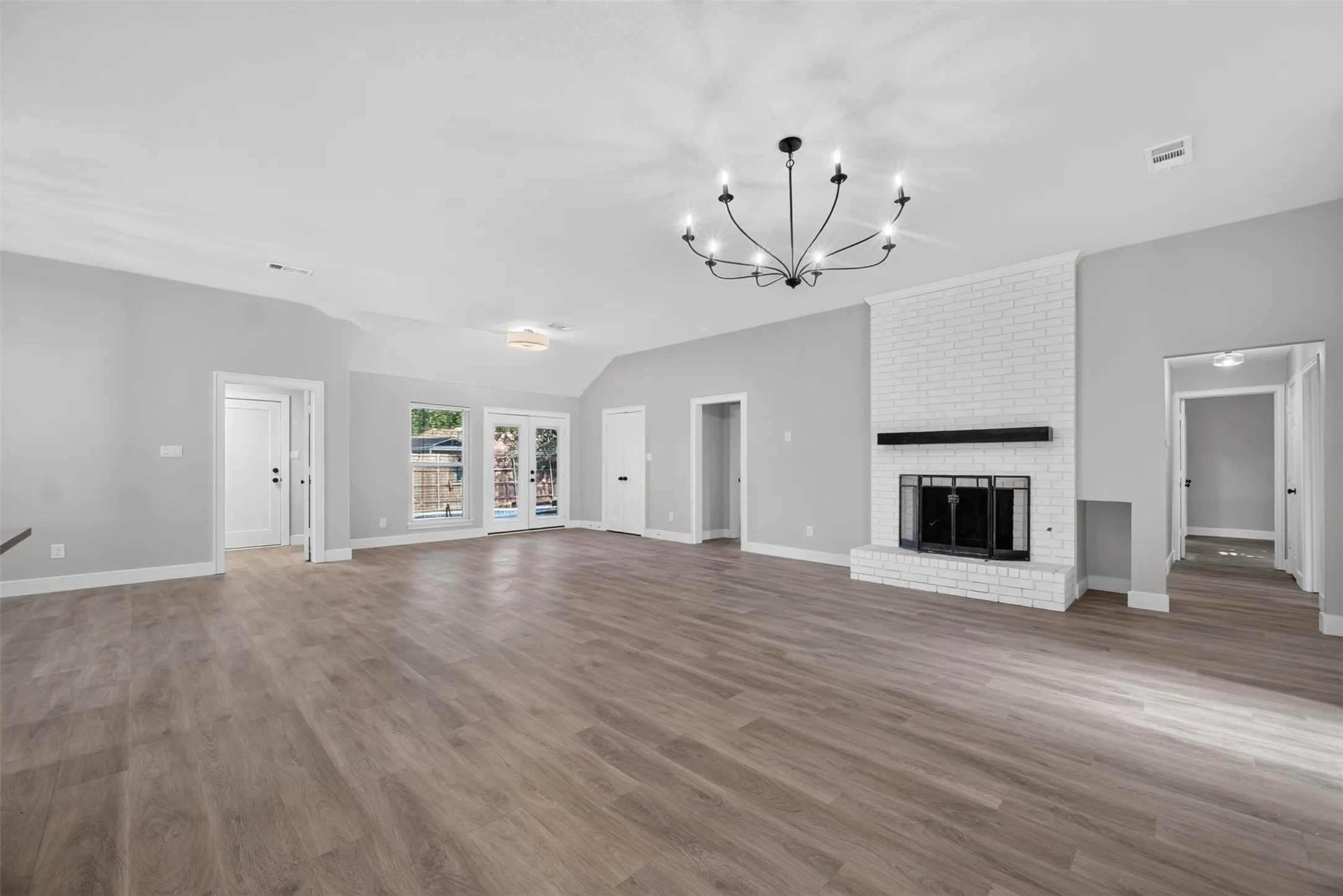 Single Family Residence For Sale in Collin County , 3904 Covinton Lane, Plano, Texas 75023, 4 Bedroom, 3 Bathroom, 2 Garage spaces, 2,596 Sqft, built in 1978, mls#21344234, Real Estate Agent in Plano, Homes For Sale in Collin county, Homes For Sale in Plano, Realtor in Plano Texas, Real Estate Brokerage Independent Realty Texas, Luminita Cordes Realtor