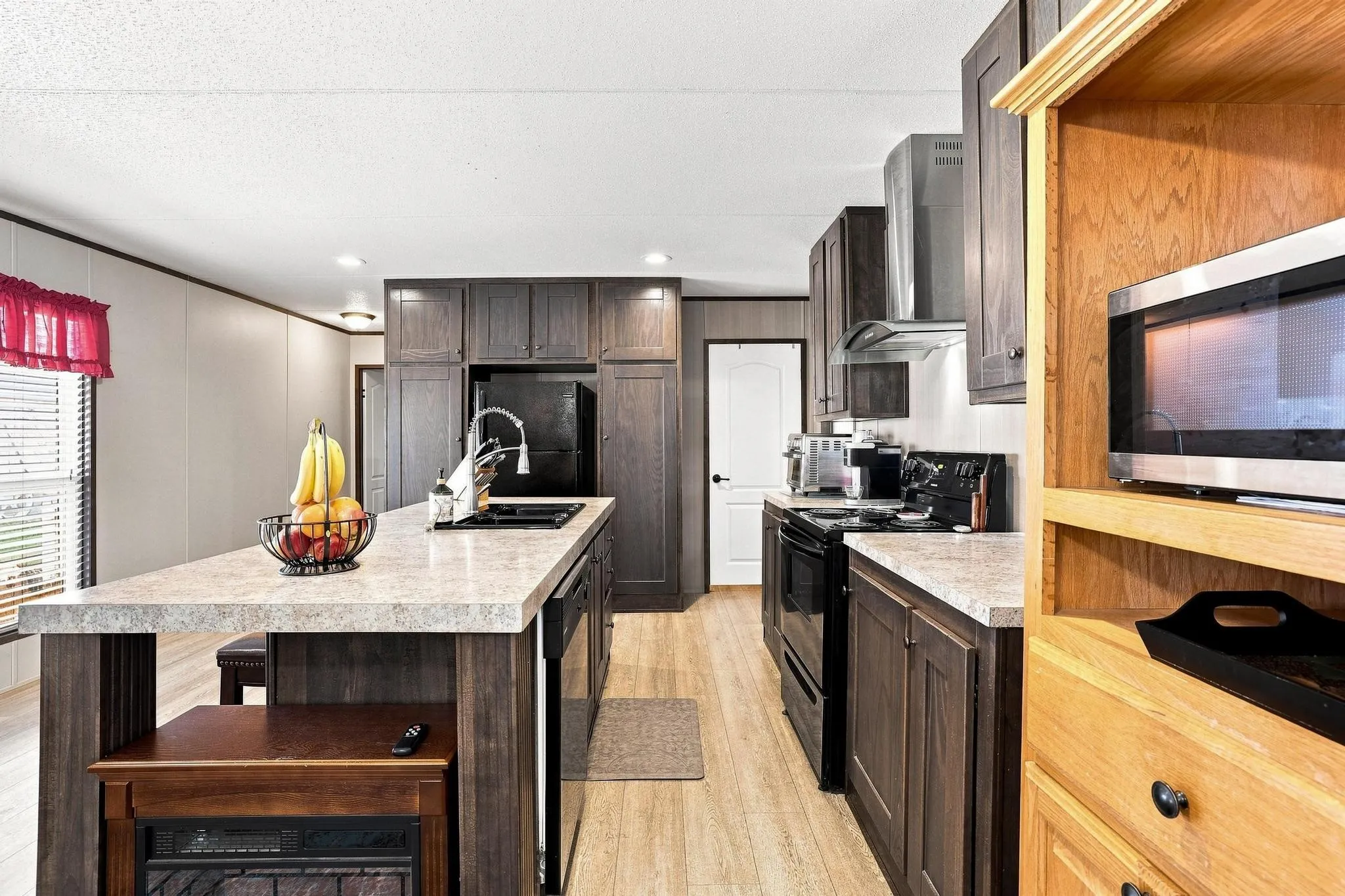 Manufactured Home For Sale in Grayson County , 128 Valerie Lane, Sherman, Texas 75092, 3 Bedroom, 2 Bathroom, Garage spaces, 1,216 Sqft, built in 2018, mls#21343112, Real Estate Agent in Sherman, Homes For Sale in Grayson county, Homes For Sale in Sherman, Realtor in Sherman Texas, Real Estate Brokerage Independent Realty Texas, Luminita Cordes Realtor