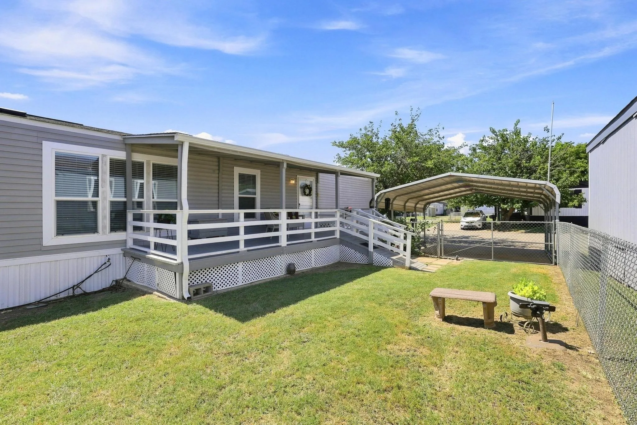Manufactured Home For Sale in Grayson County , 128 Valerie Lane, Sherman, Texas 75092, 3 Bedroom, 2 Bathroom, Garage spaces, 1,216 Sqft, built in 2018, mls#21343112, Real Estate Agent in Sherman, Homes For Sale in Grayson county, Homes For Sale in Sherman, Realtor in Sherman Texas, Real Estate Brokerage Independent Realty Texas, Luminita Cordes Realtor