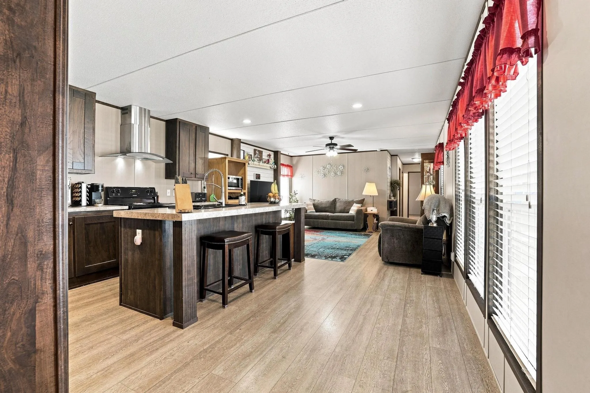Manufactured Home For Sale in Grayson County , 128 Valerie Lane, Sherman, Texas 75092, 3 Bedroom, 2 Bathroom, Garage spaces, 1,216 Sqft, built in 2018, mls#21343112, Real Estate Agent in Sherman, Homes For Sale in Grayson county, Homes For Sale in Sherman, Realtor in Sherman Texas, Real Estate Brokerage Independent Realty Texas, Luminita Cordes Realtor
