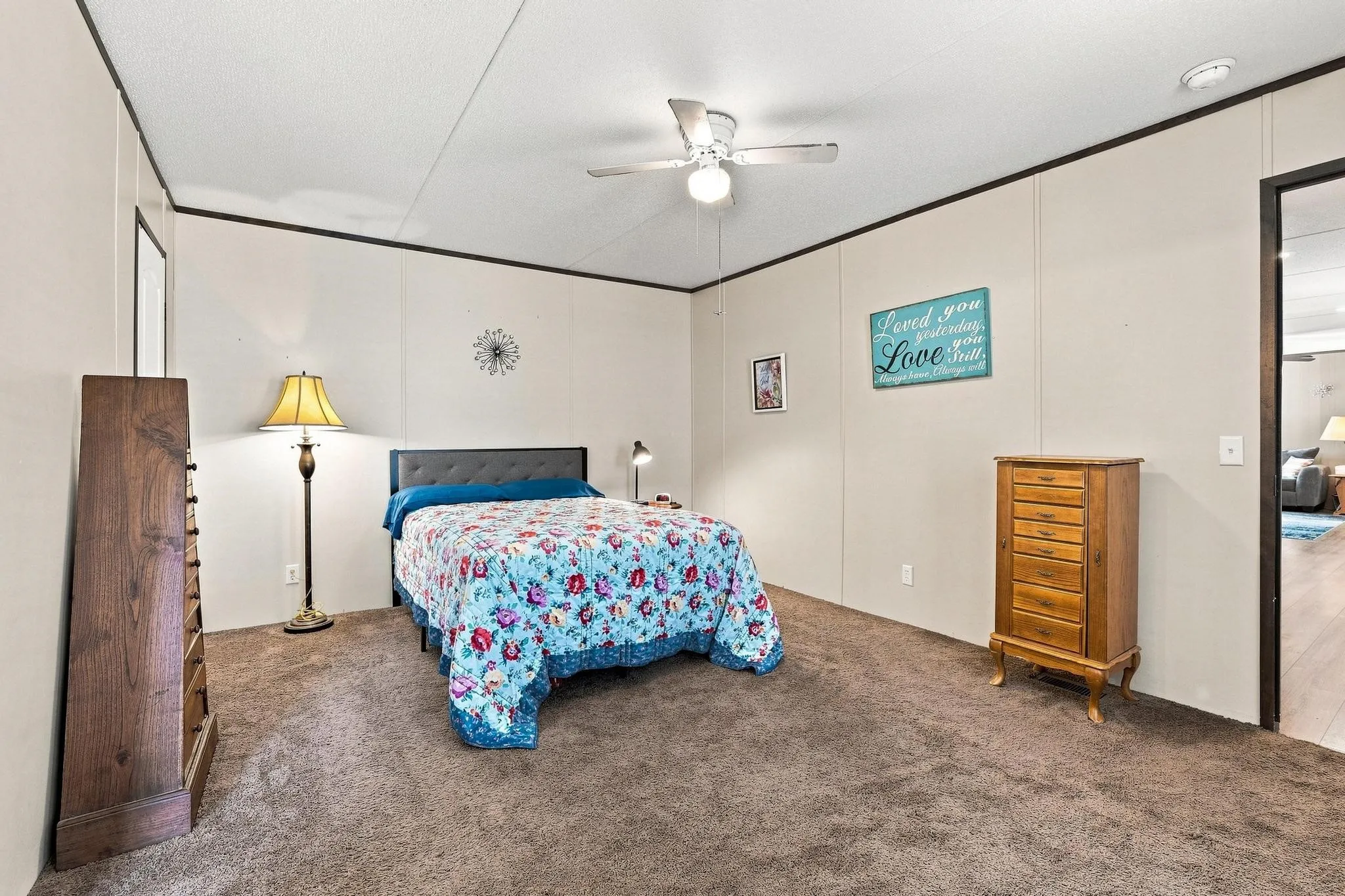 Manufactured Home For Sale in Grayson County , 128 Valerie Lane, Sherman, Texas 75092, 3 Bedroom, 2 Bathroom, Garage spaces, 1,216 Sqft, built in 2018, mls#21343112, Real Estate Agent in Sherman, Homes For Sale in Grayson county, Homes For Sale in Sherman, Realtor in Sherman Texas, Real Estate Brokerage Independent Realty Texas, Luminita Cordes Realtor